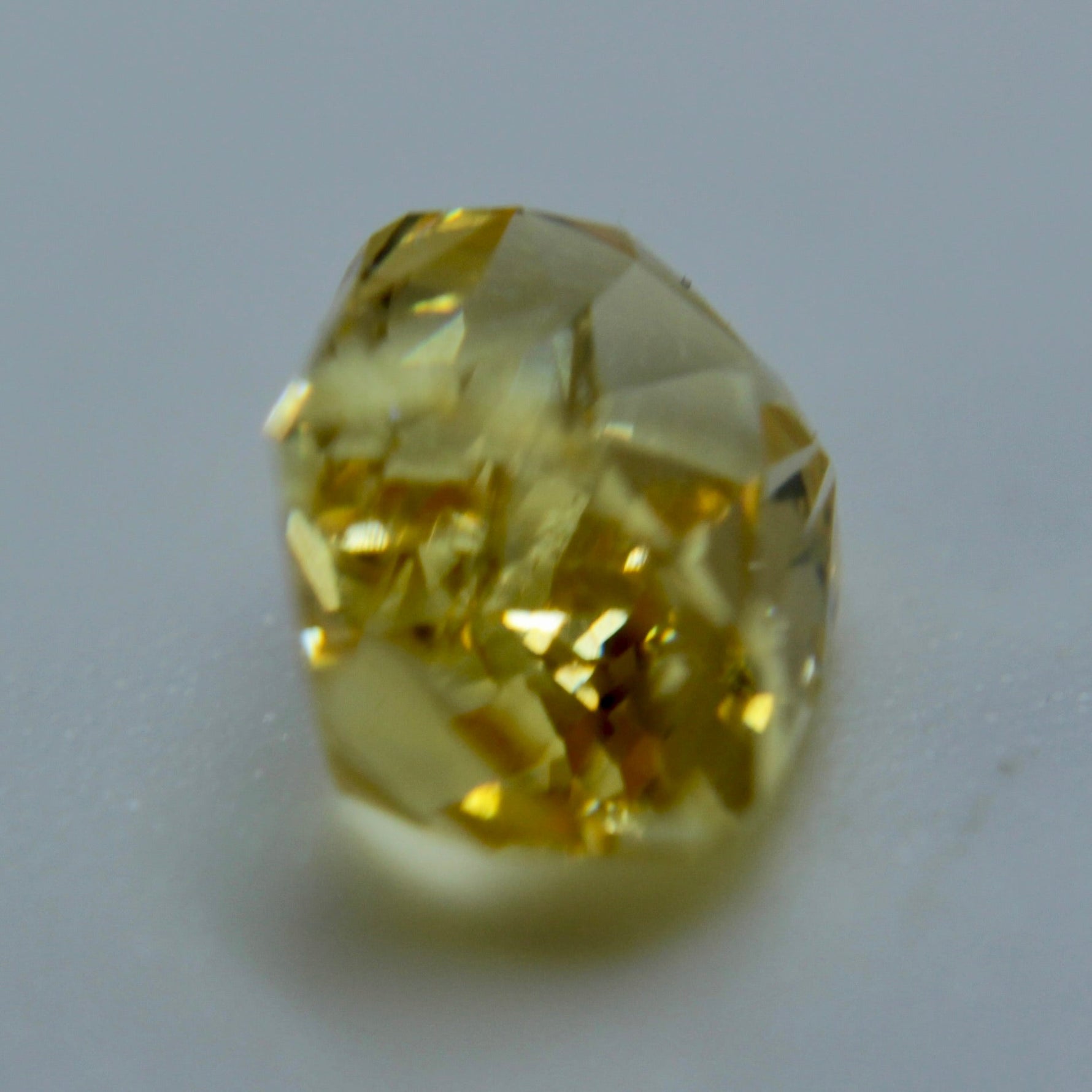 Natural Vvid Yellow Sapphire - Sapphirepal