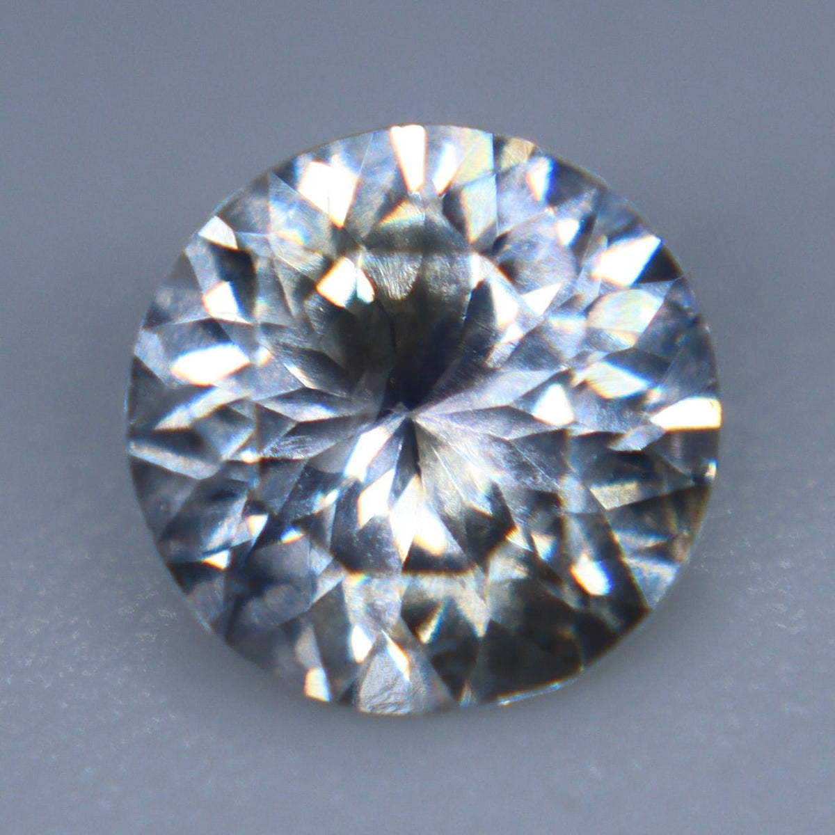 Natural White Sapphire | Round Cut | 0.60 Carat | 5.22 × 5.22 × 3.12 mm | Gemstone | Ceylon - Sapphirepal