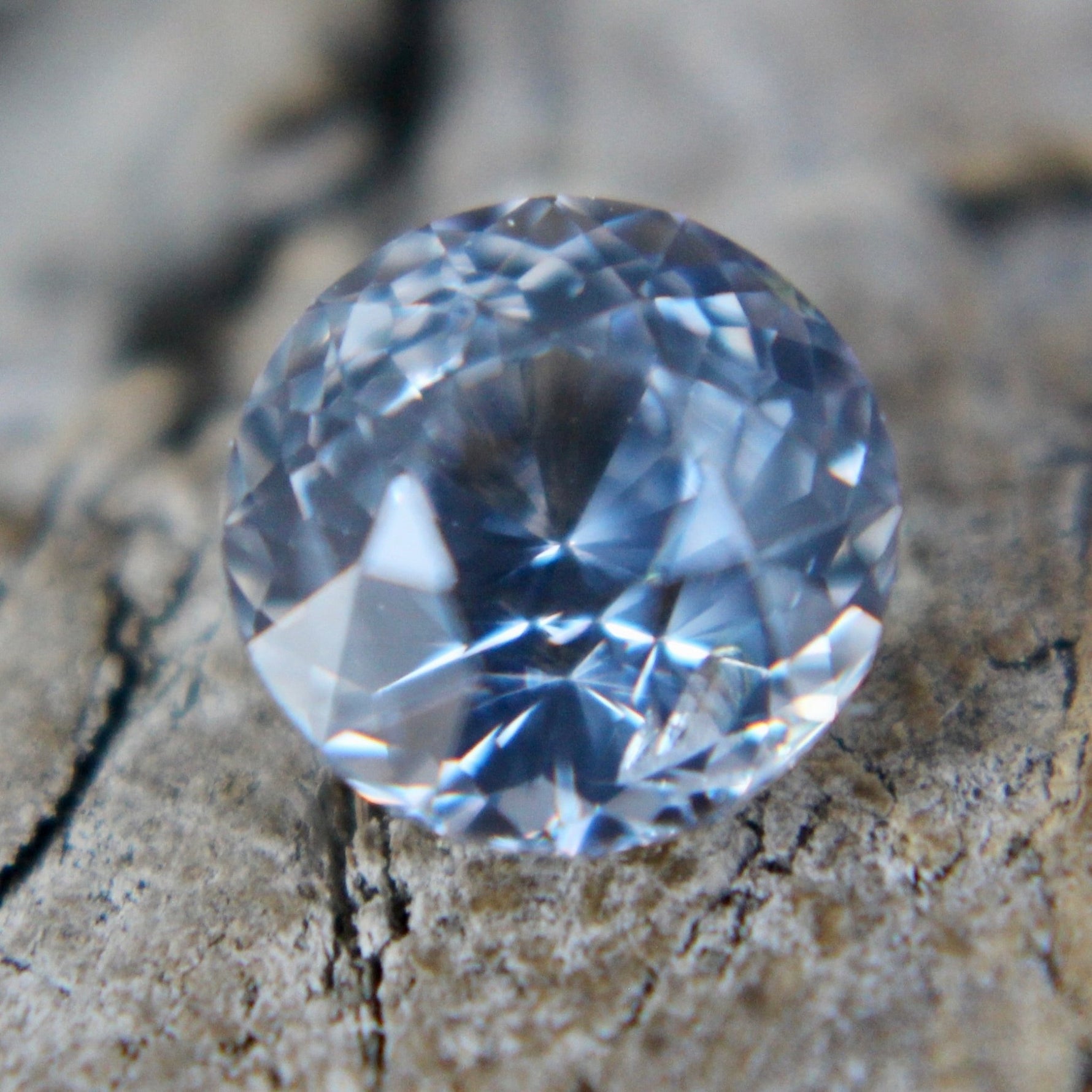 Natural White Sapphire with Slight blue hue - Sapphirepal
