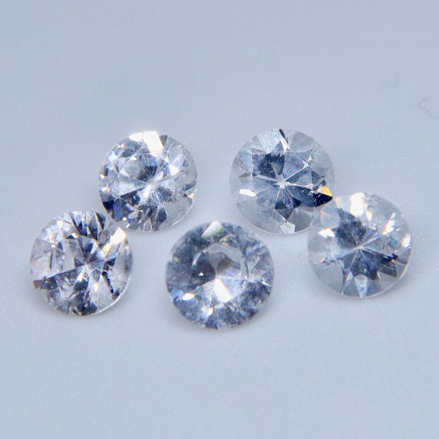 Natural White Sapphires Set – Round Cut, 2.90 Carat - Sapphirepal