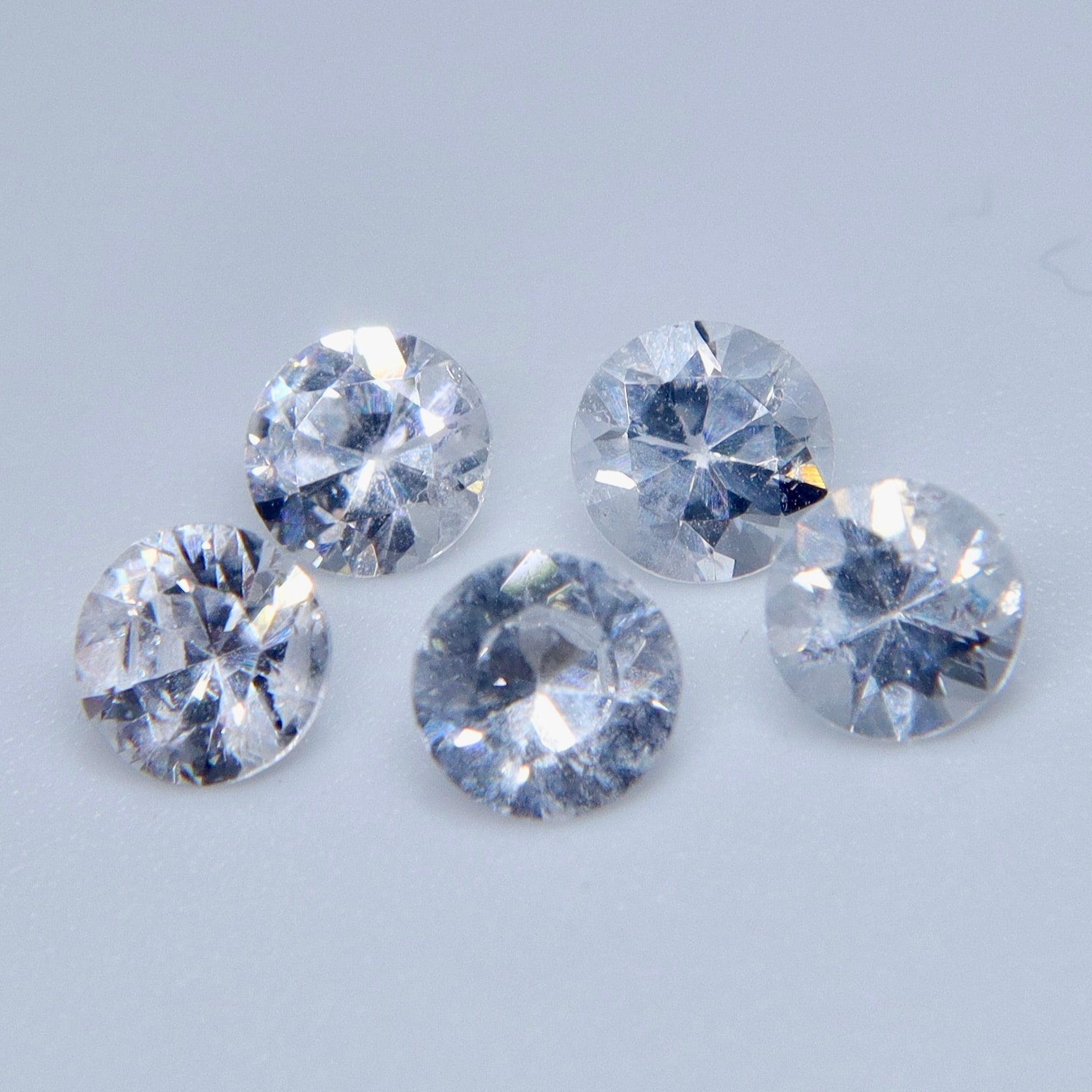 Natural White Sapphires Set – Round Cut, 2.90 Carat - Sapphirepal