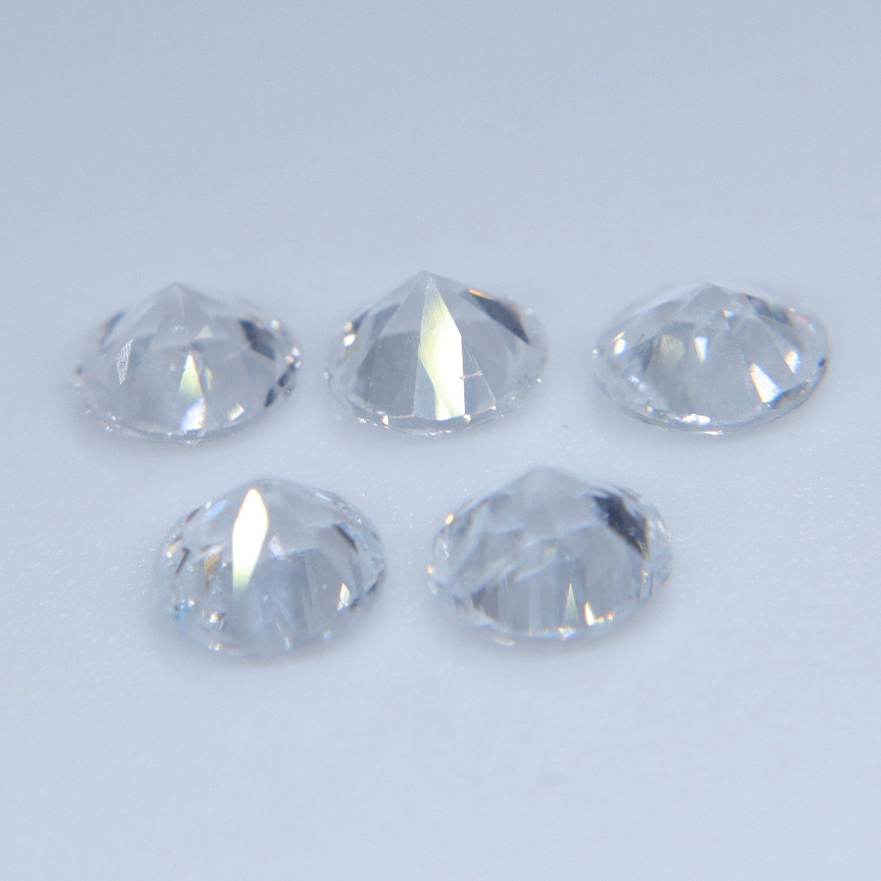 Natural White Sapphires Set – Round Cut, 2.90 Carat - Sapphirepal