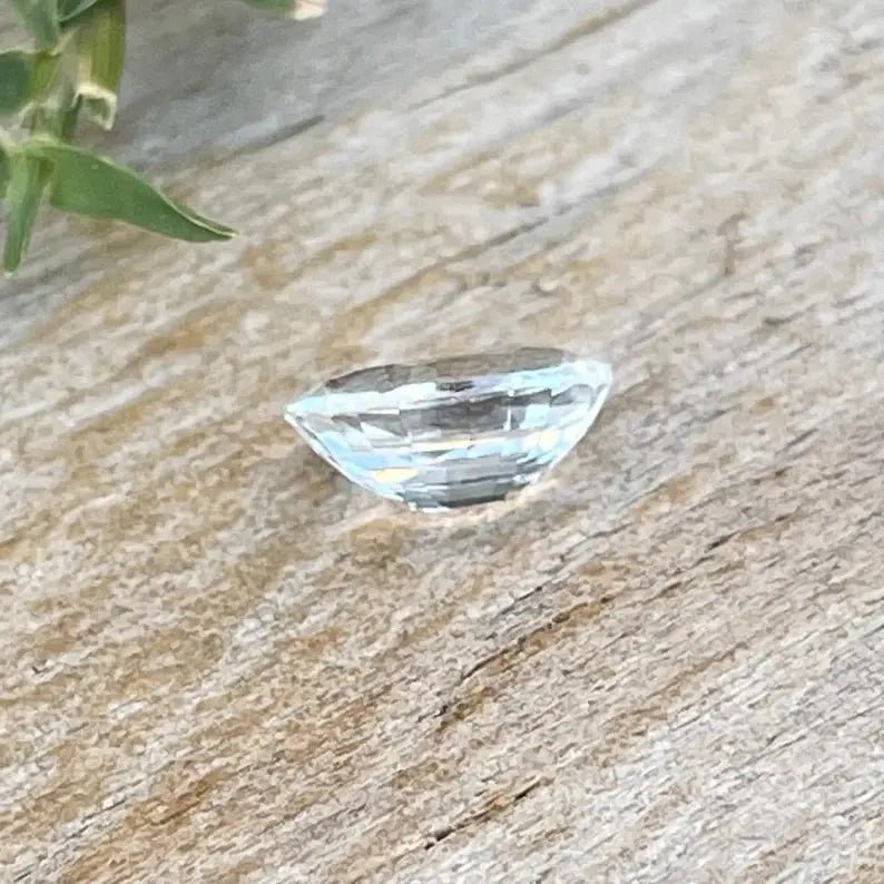 Natural White Sapphire - Sapphirepal