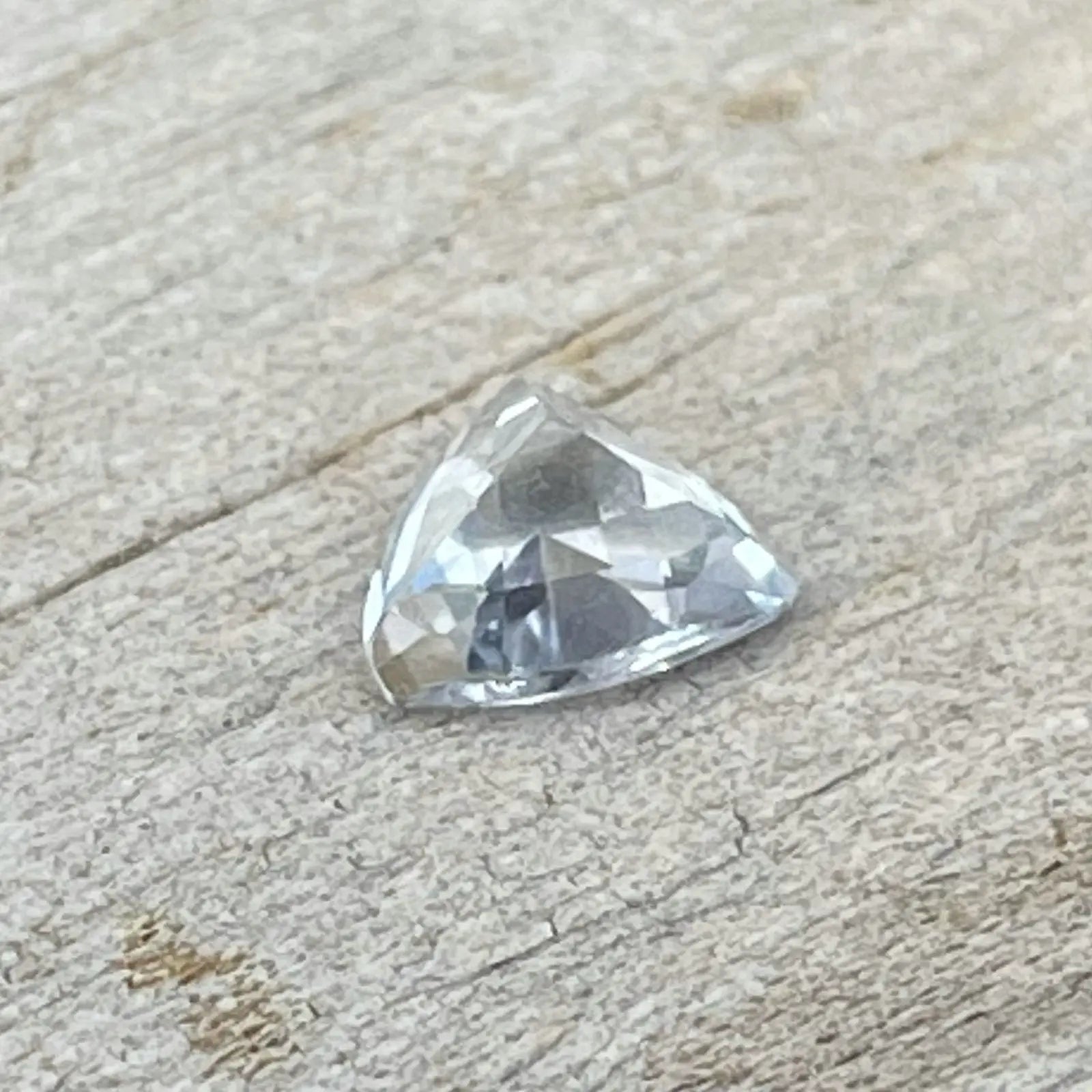 Natural White Sapphire - Sapphirepal