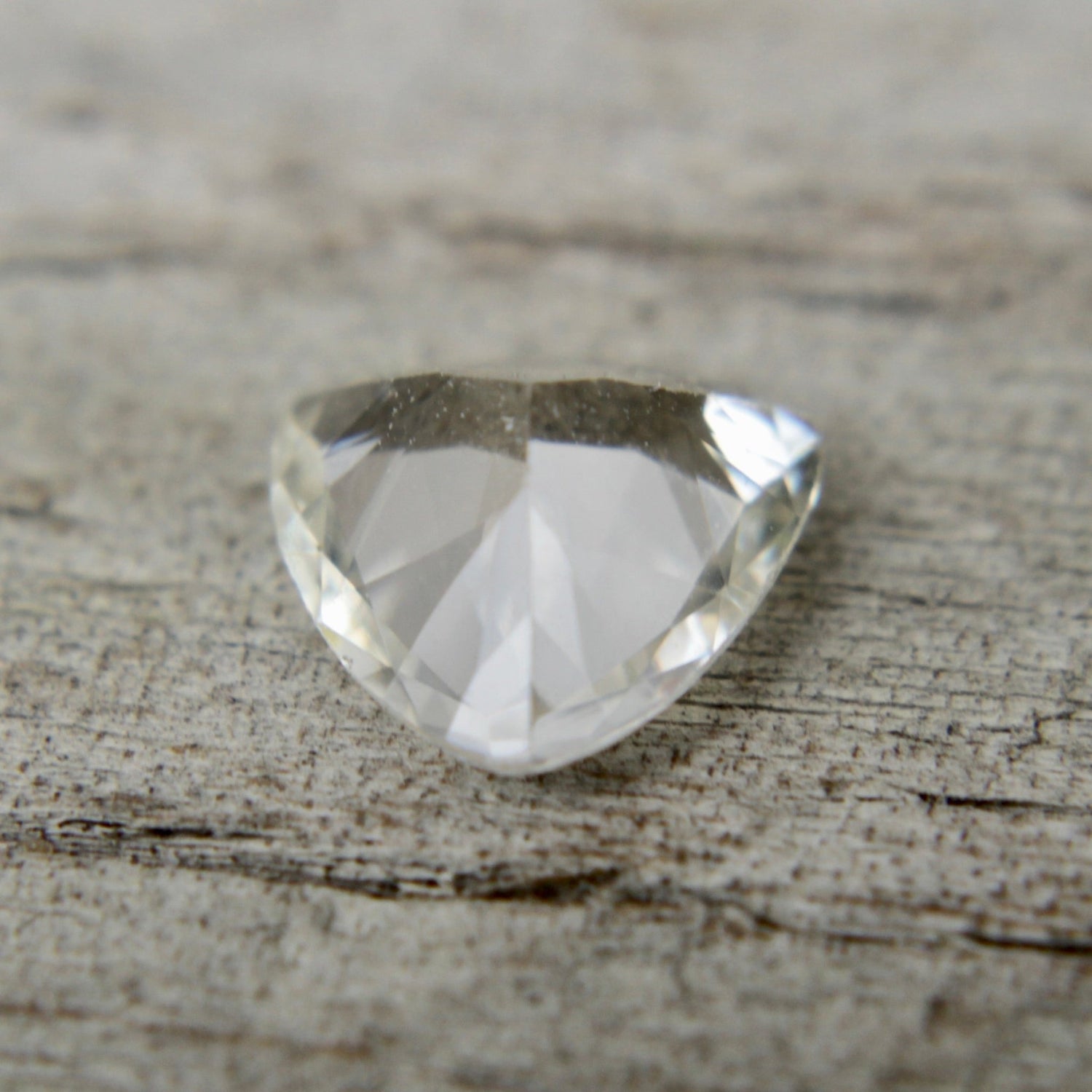 Natural White Sapphire - Sapphirepal