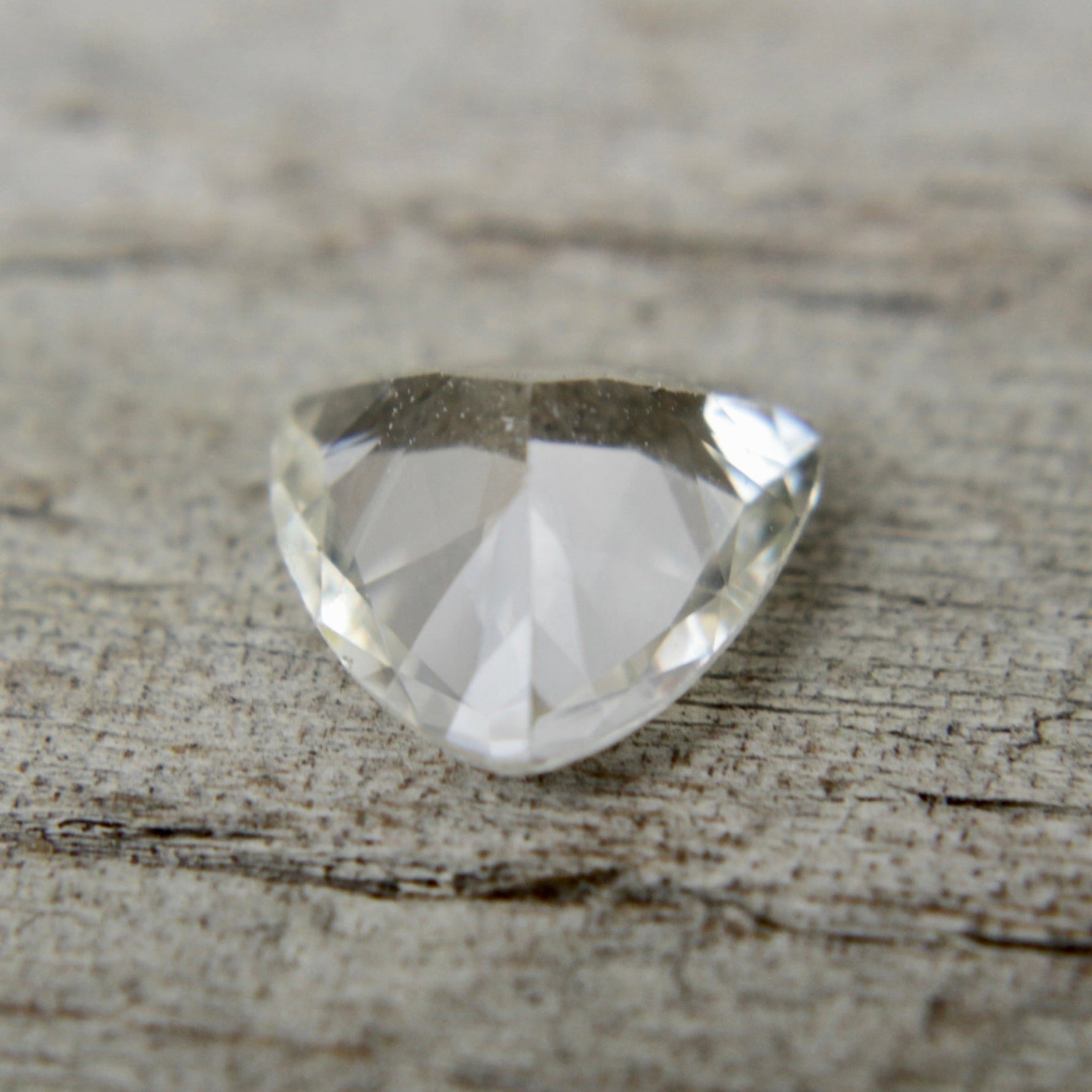 Natural White Sapphire - Sapphirepal