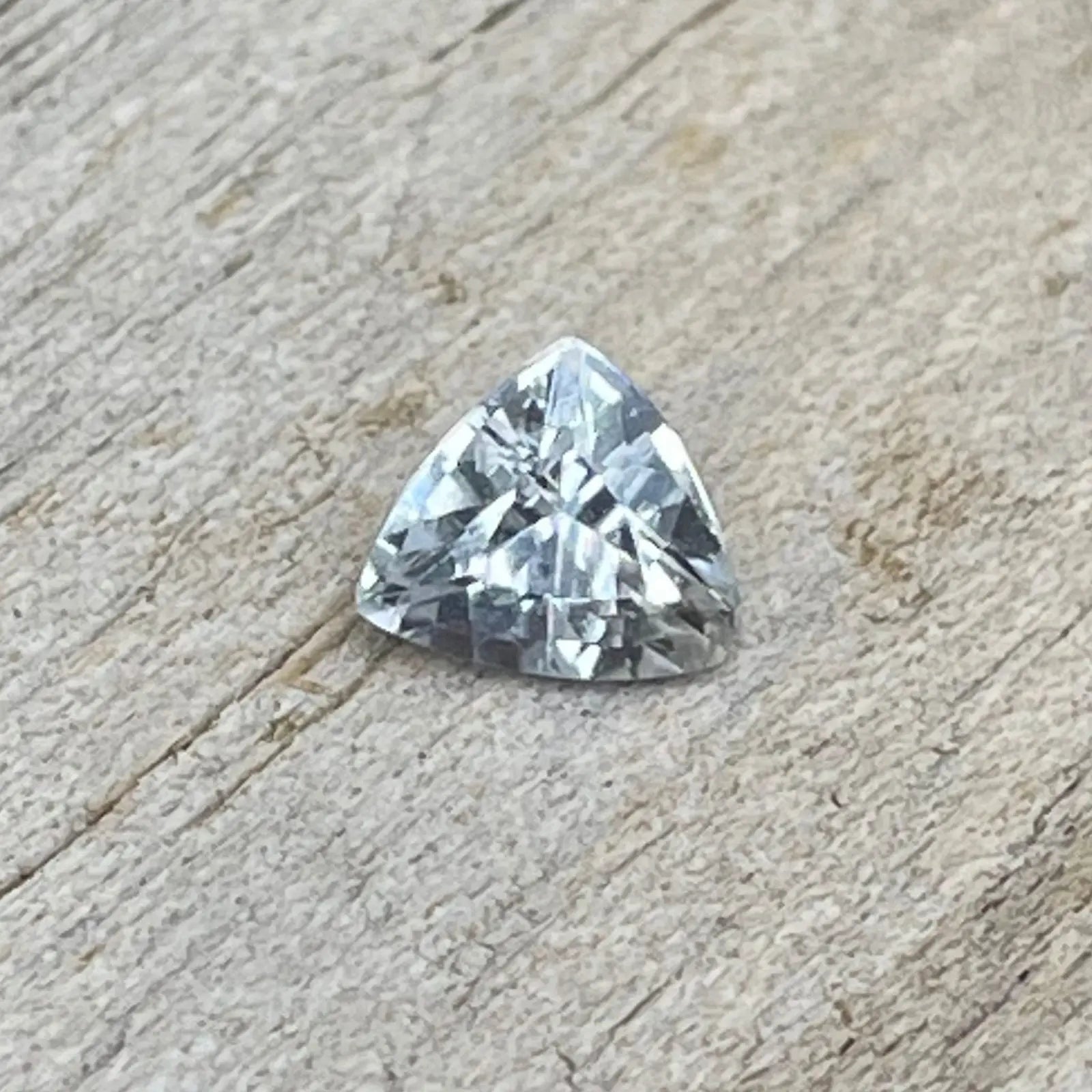 Natural White Sapphire - Sapphirepal