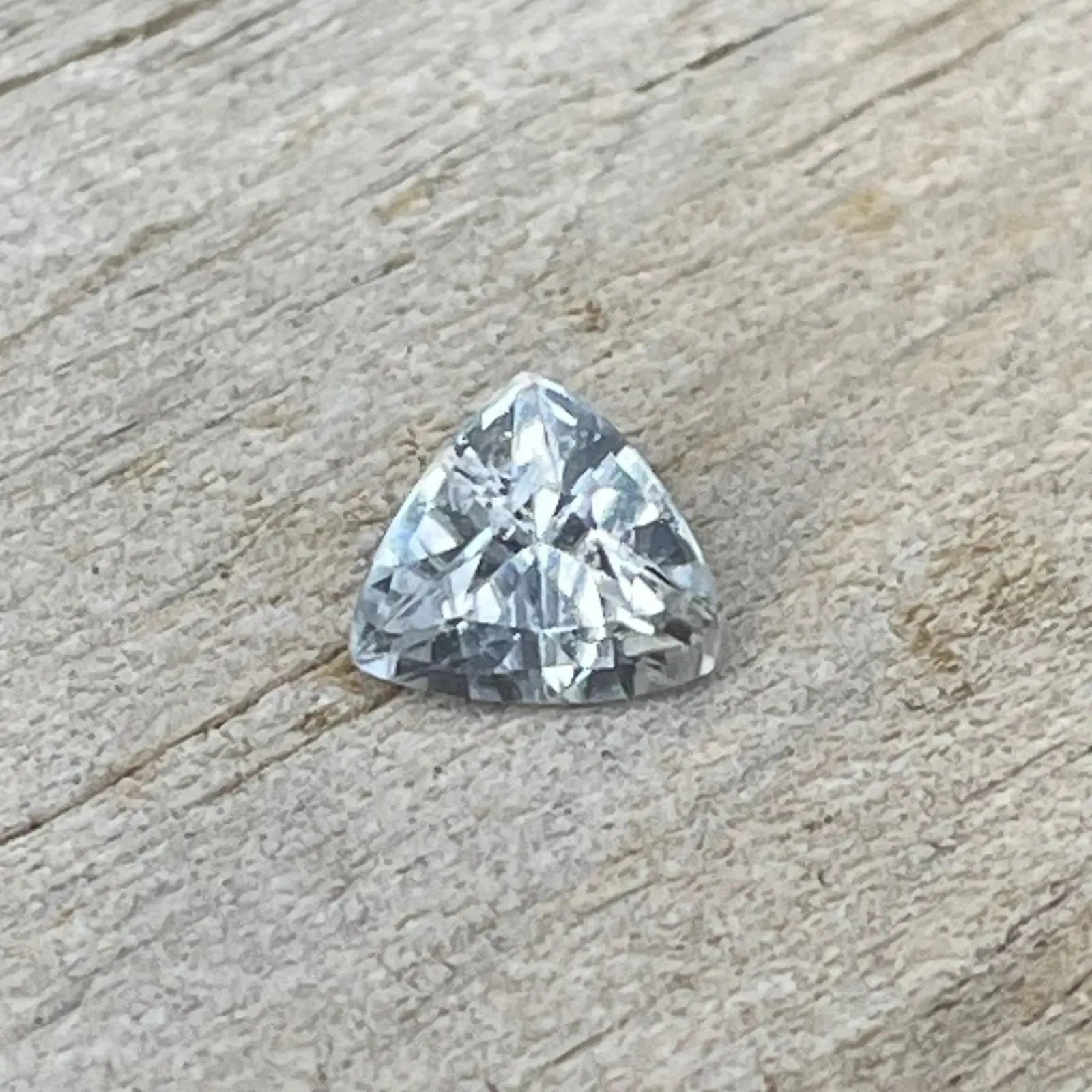 Natural White Sapphire - Sapphirepal