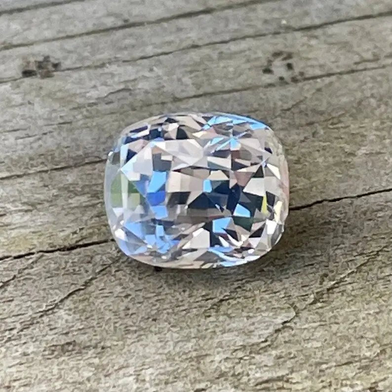 Natural White Sapphire - Sapphirepal