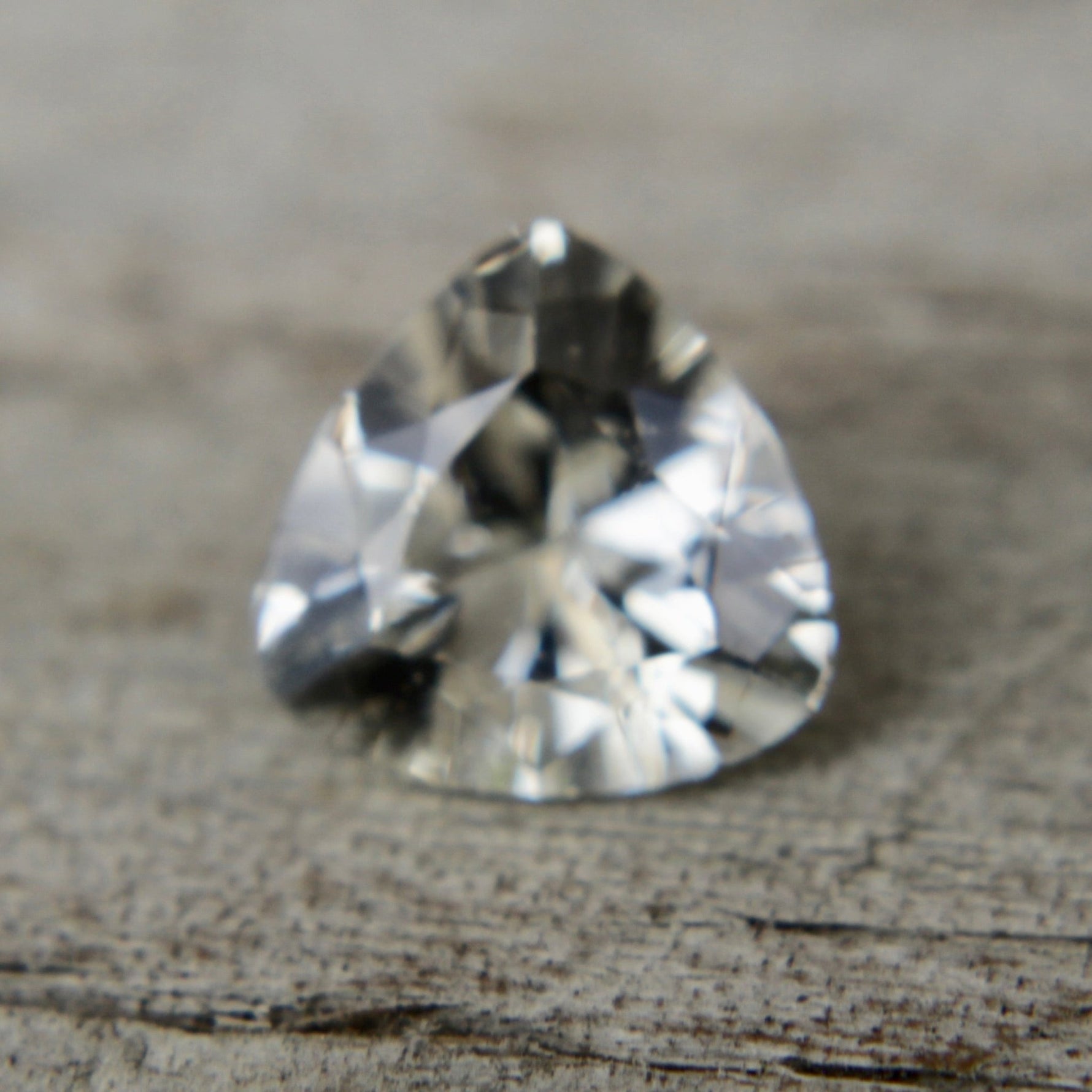 Natural White Sapphire - Sapphirepal