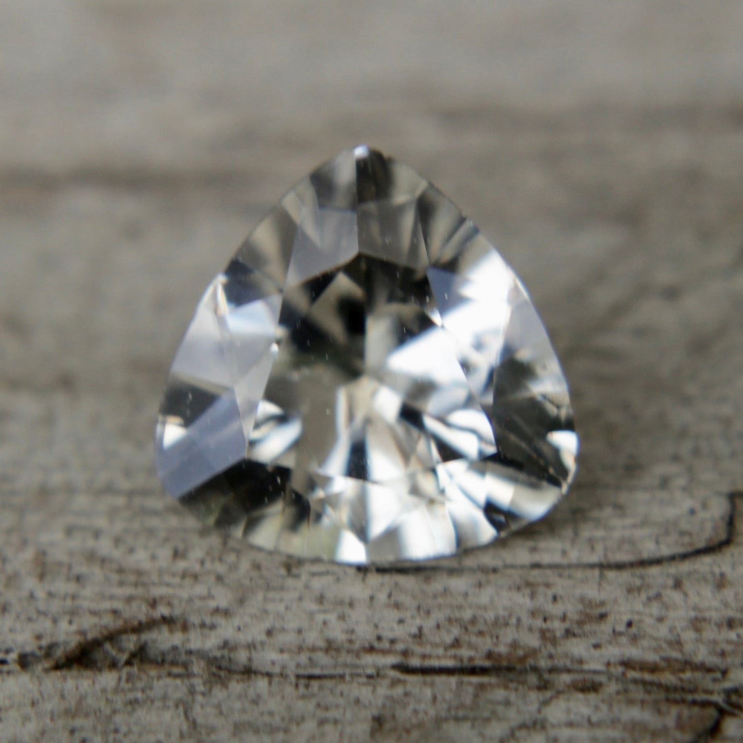 Natural White Sapphire - Sapphirepal