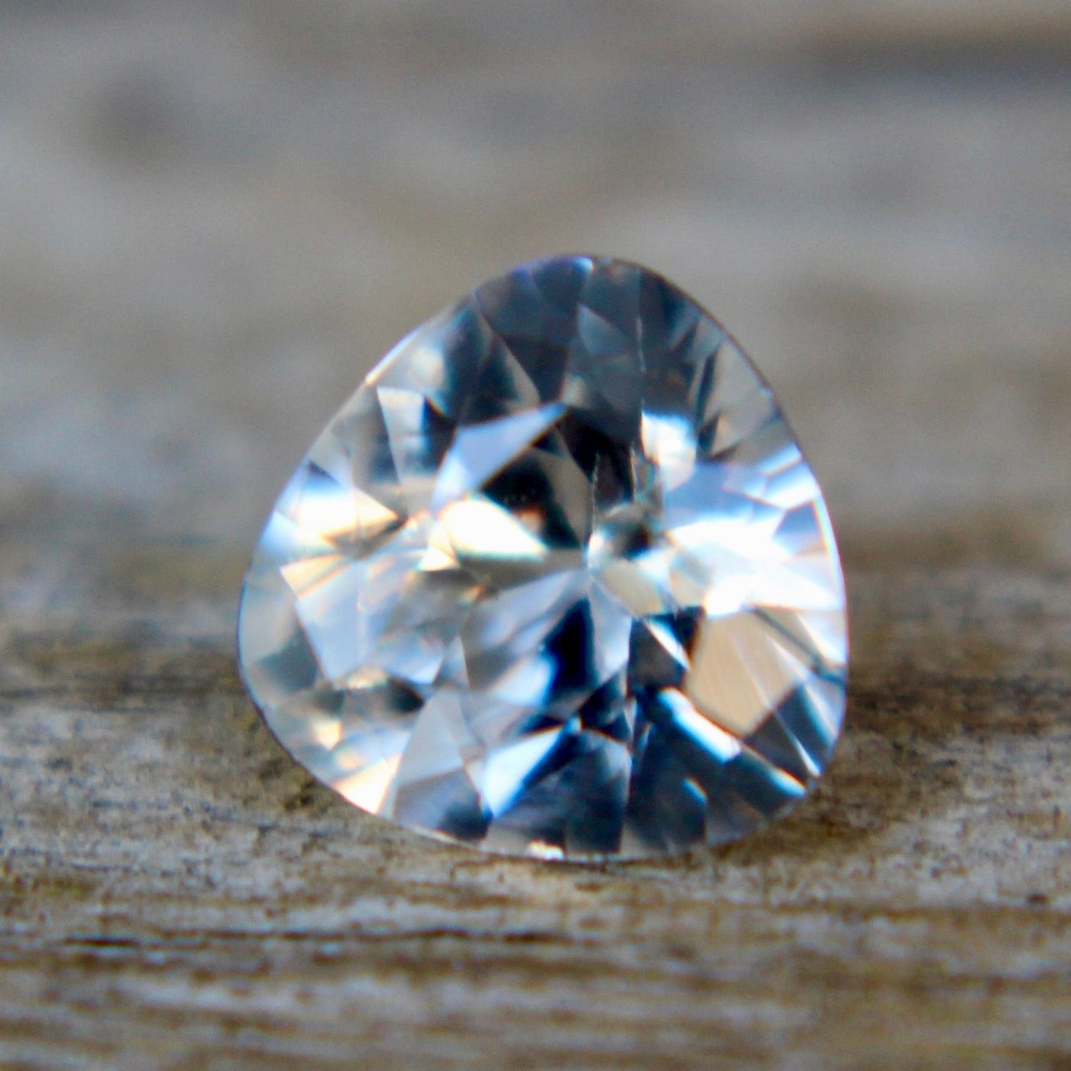 Natural White Sapphire - Sapphirepal