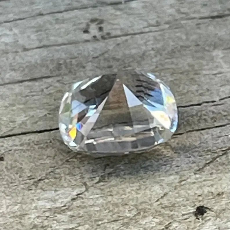 Natural White Sapphire - Sapphirepal