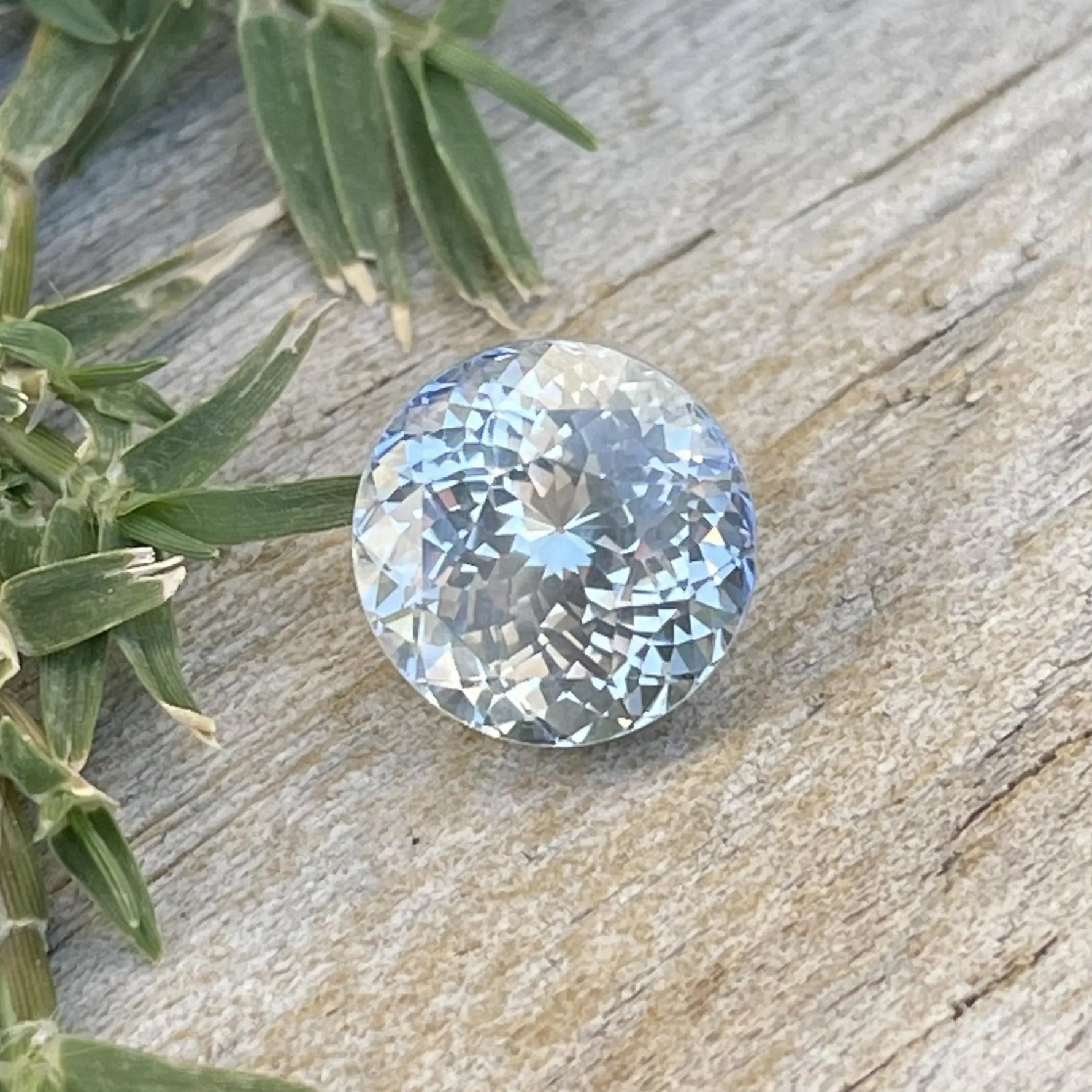 Natural White Sapphire - Sapphirepal