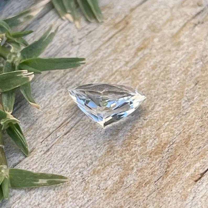 Natural White Sapphire - Sapphirepal