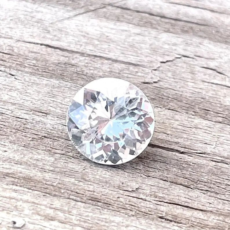 Natural White Sapphire - Sapphirepal