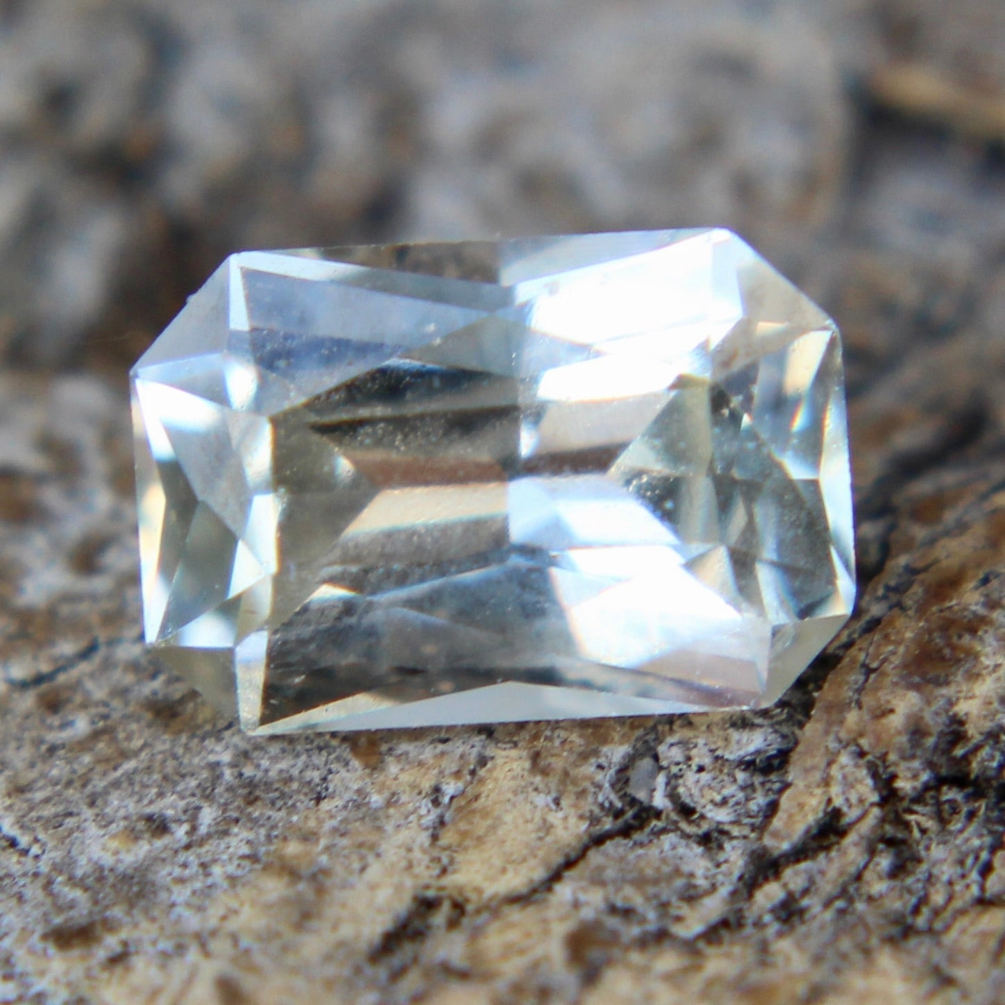 Natural White Sapphire - Sapphirepal