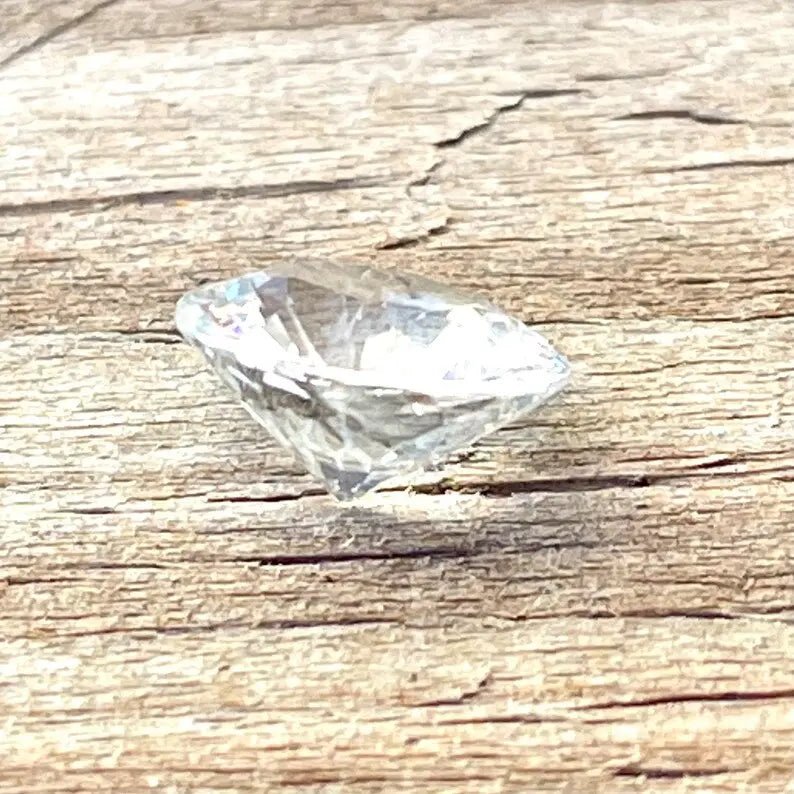 Natural White Sapphire - Sapphirepal