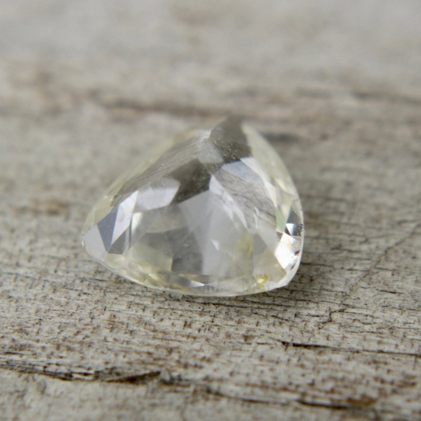 Natural White Sapphire - Sapphirepal