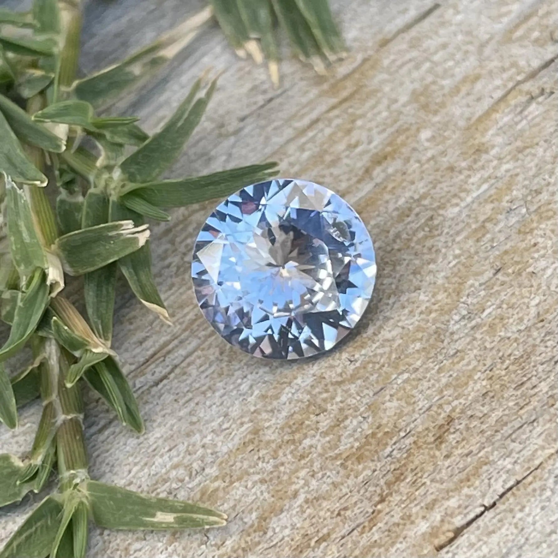 Natural White Sapphire - Sapphirepal