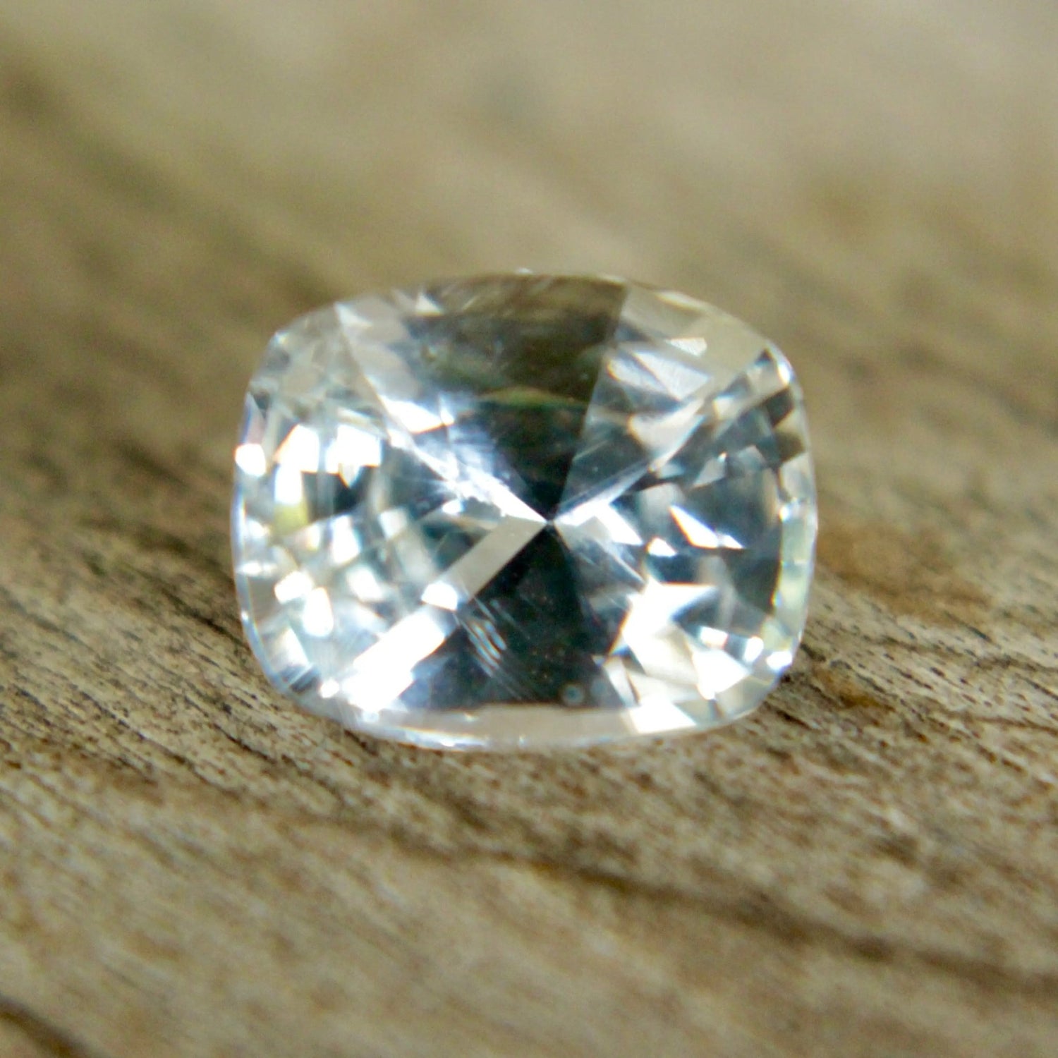 Natural White Sapphire - Sapphirepal