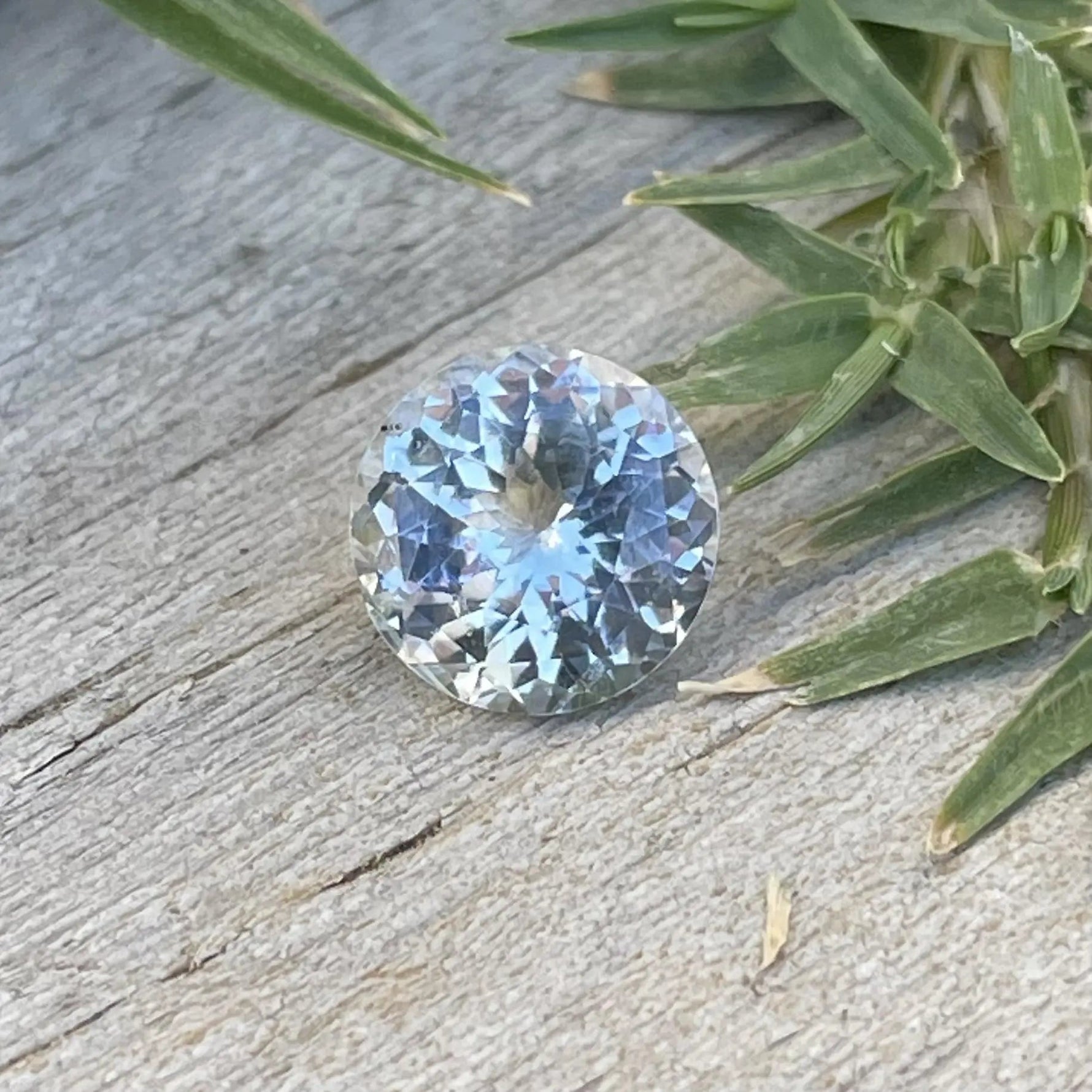 Natural White Sapphire - Sapphirepal