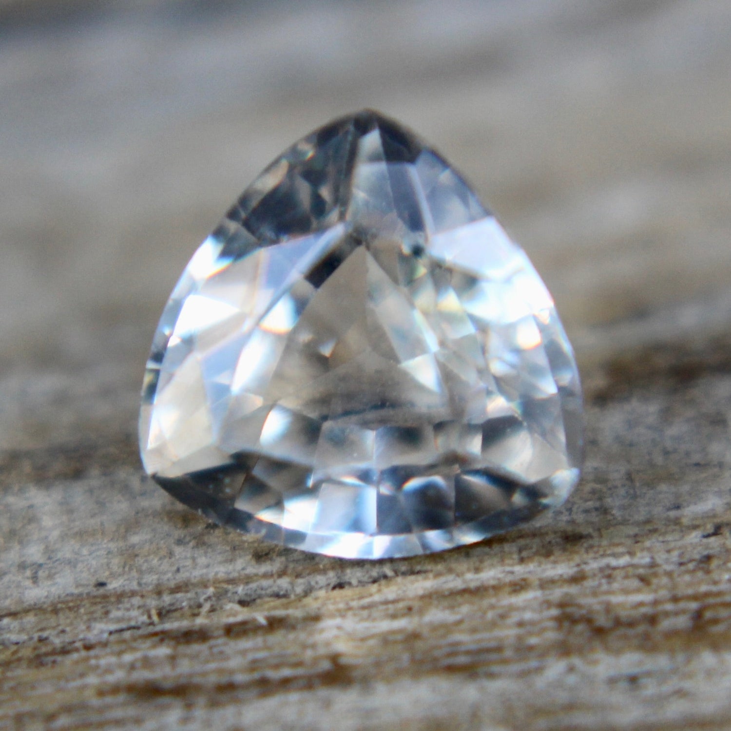 Natural White Sapphire - Sapphirepal