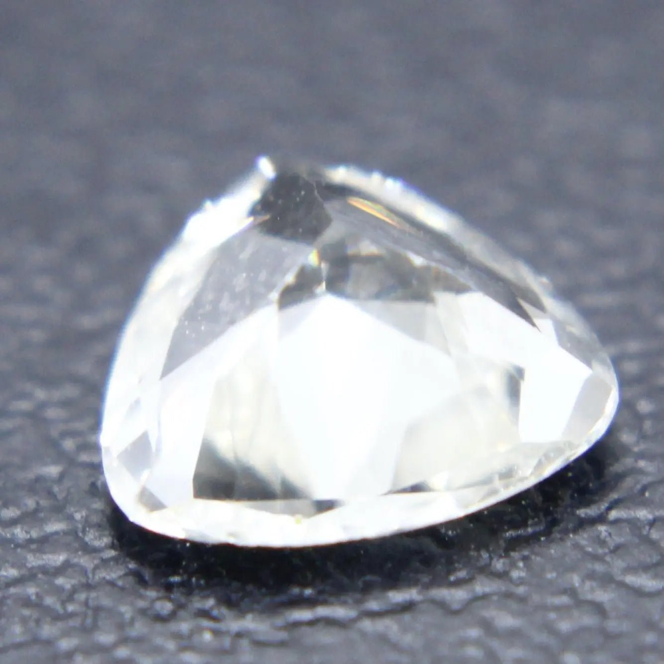 Natural White Sapphire - Sapphirepal