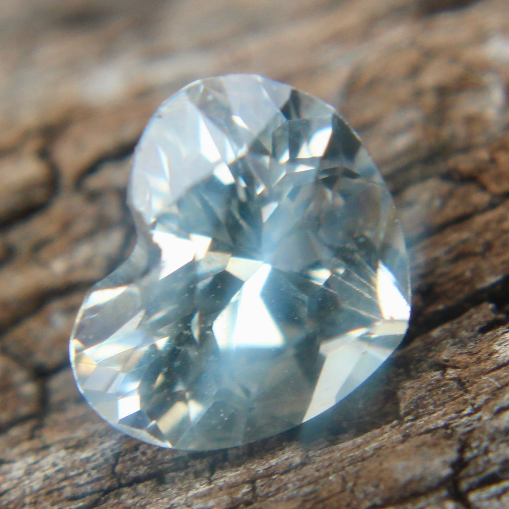 Natural White Sapphire - Sapphirepal