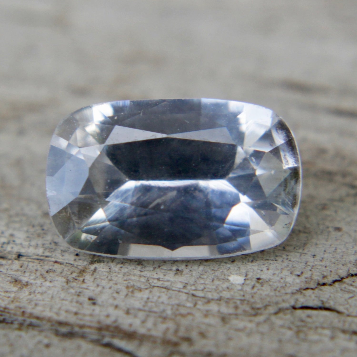 Natural White Sapphire - Sapphirepal