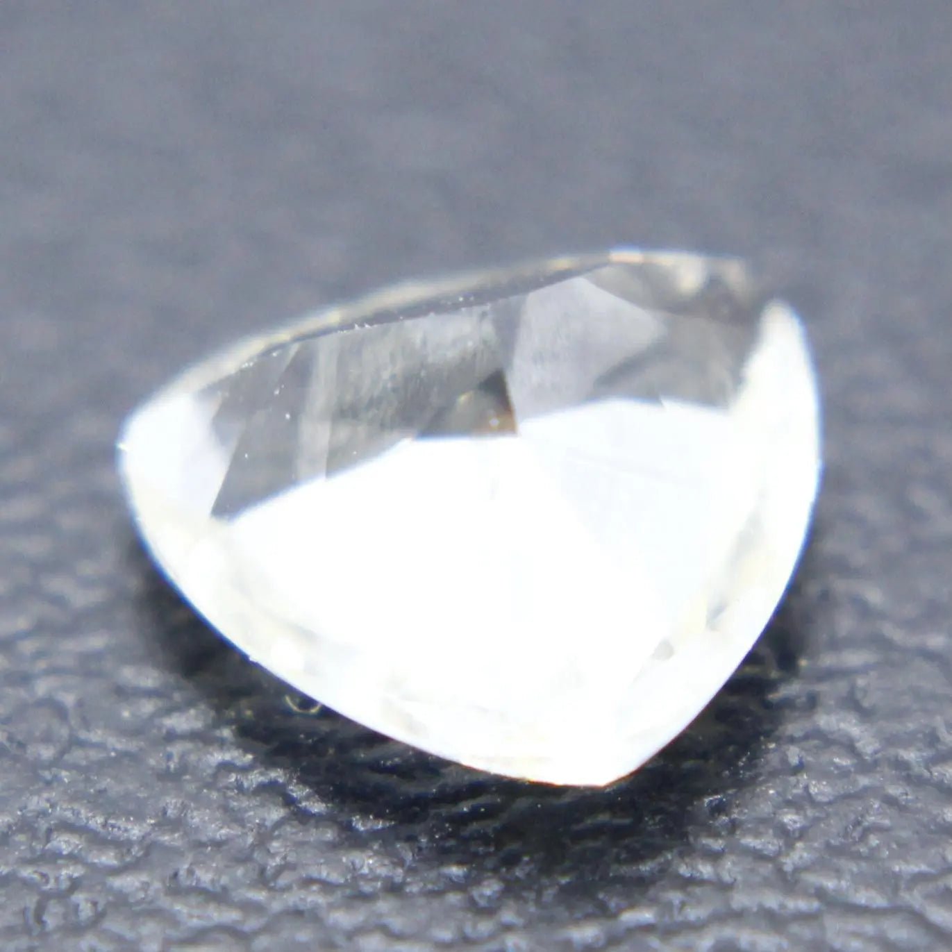 Natural White Sapphire - Sapphirepal