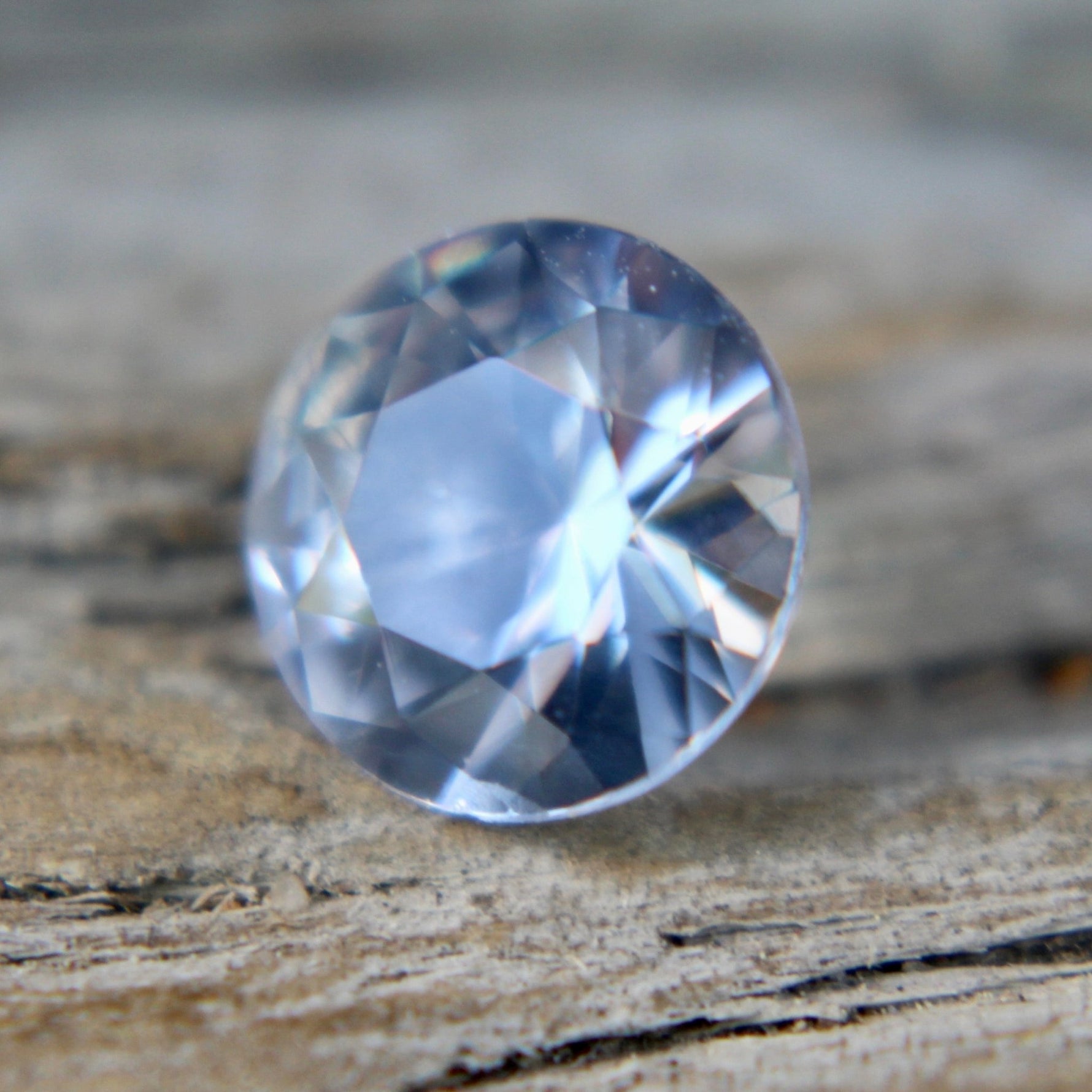 VS Clarity Pale Blue Sapphire Round Shape for Fine Jewelry