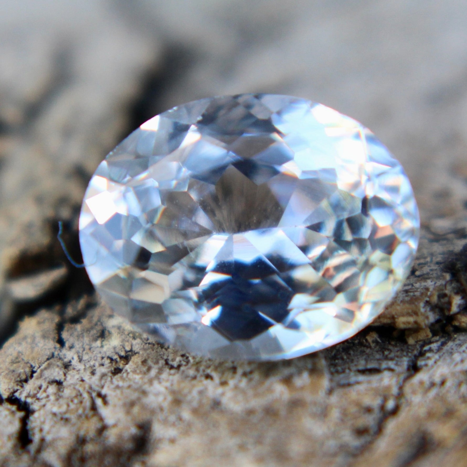 Natural White Sapphire - Sapphirepal