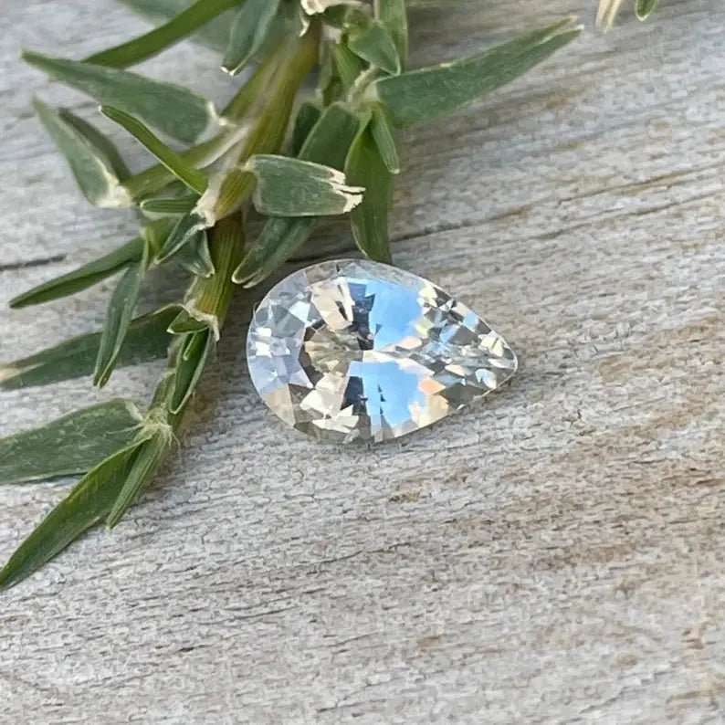 Natural White Sapphire - Sapphirepal