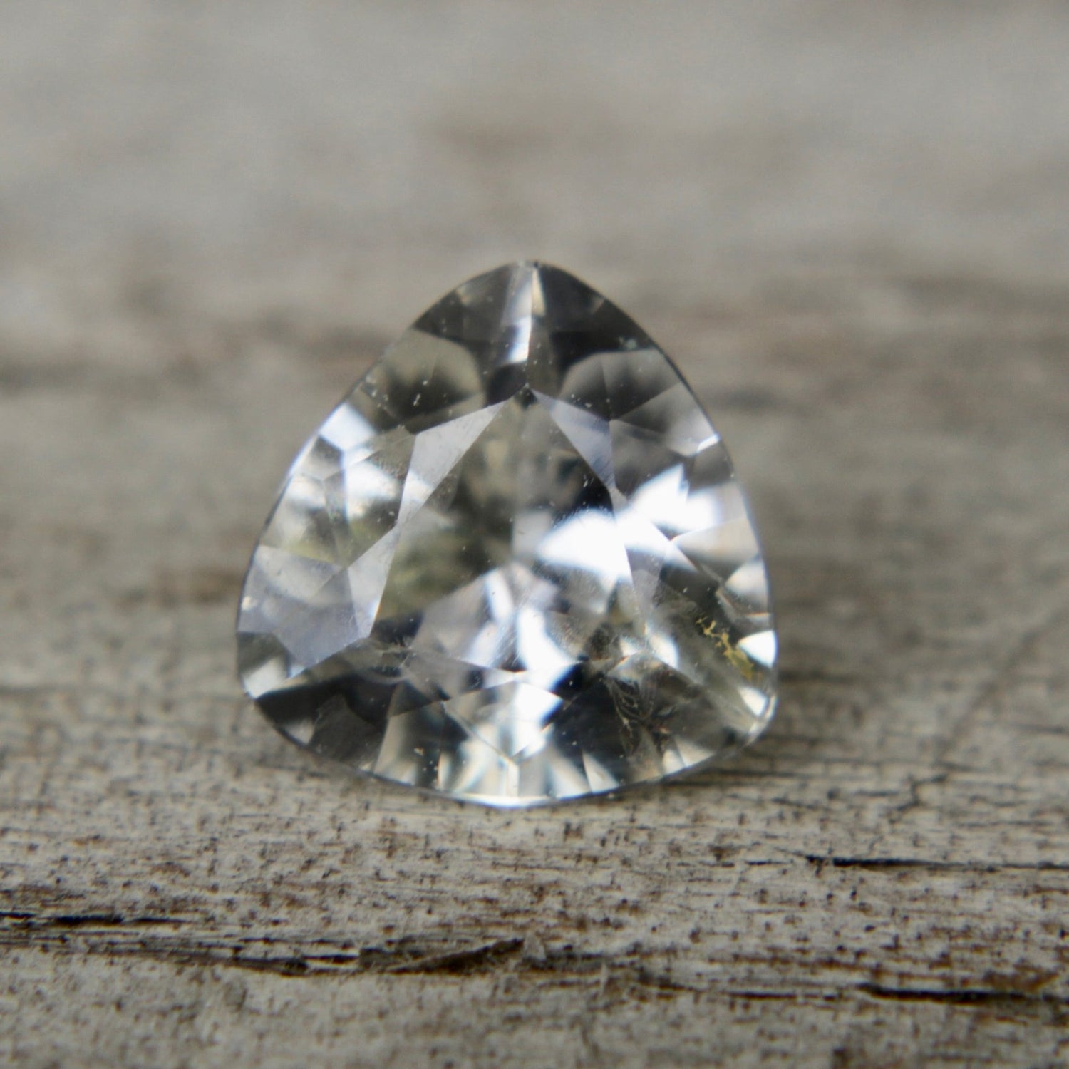 Natural White Sapphire - Sapphirepal