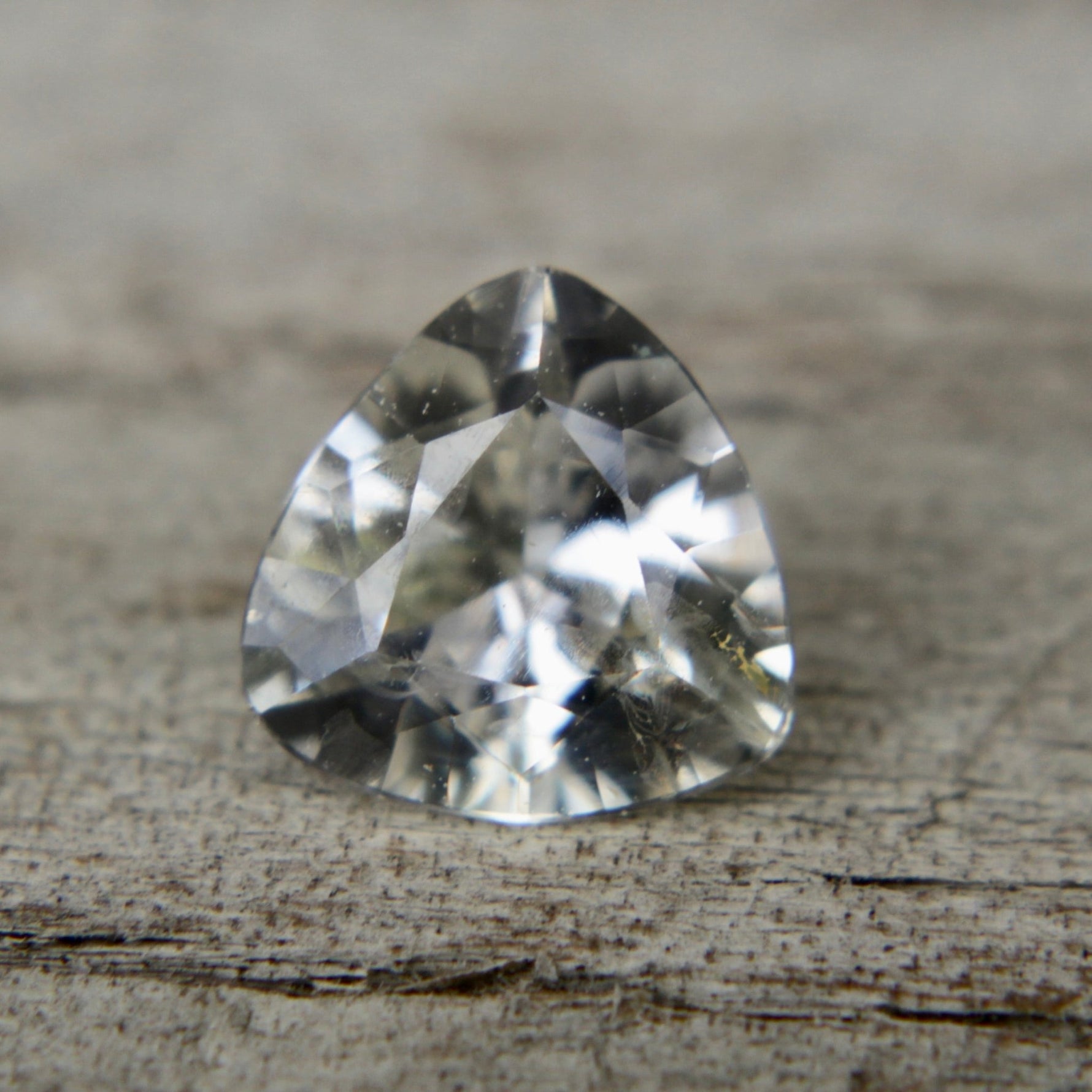 Natural White Sapphire - Sapphirepal