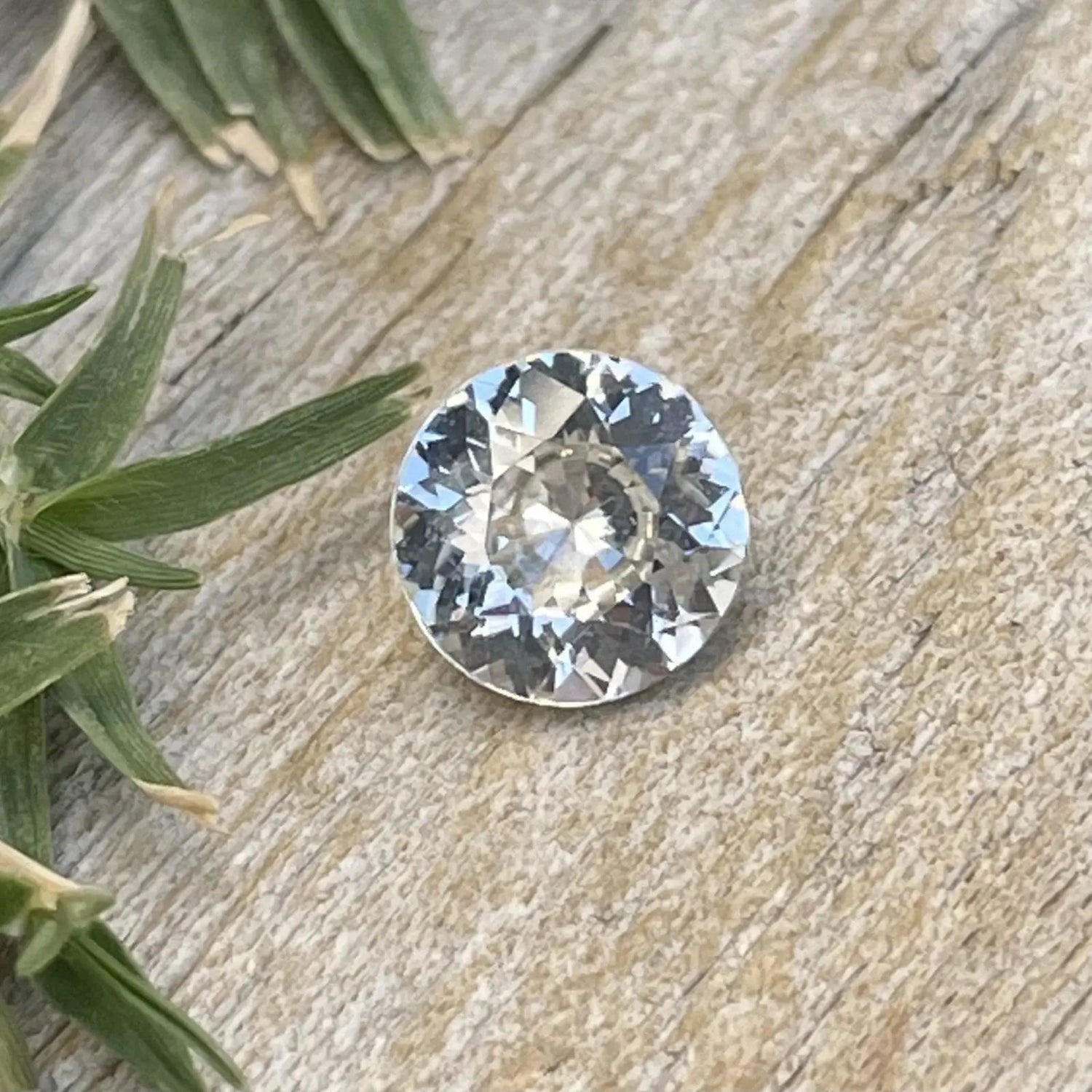 Natural White Sapphire - Sapphirepal