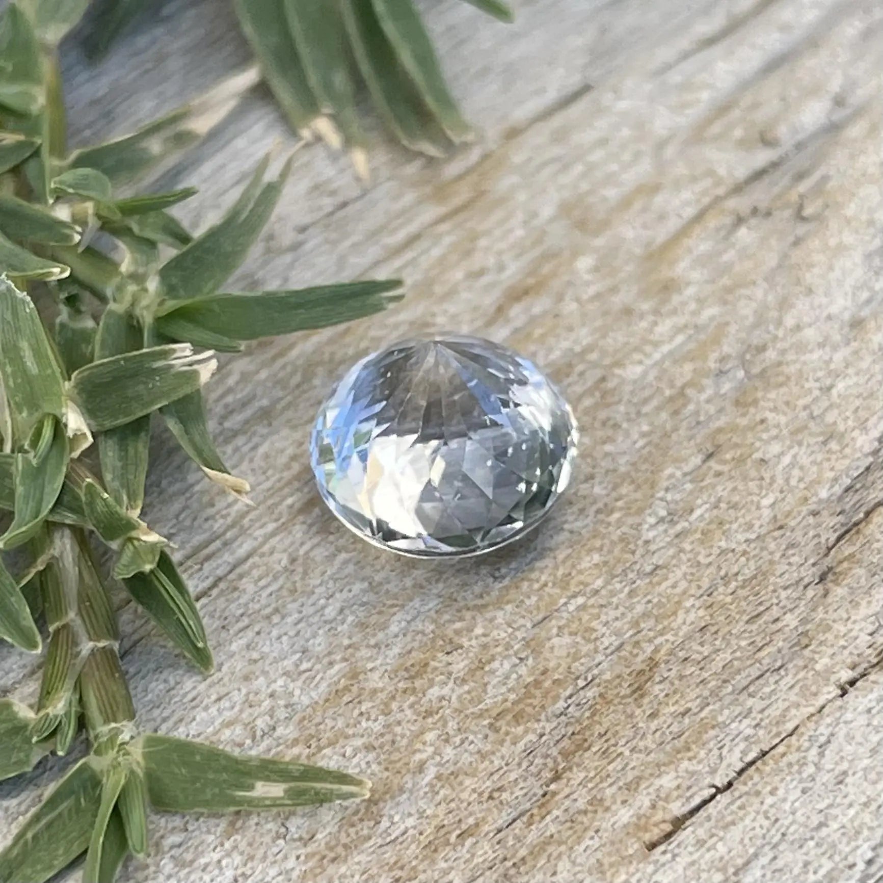 Natural White Sapphire - Sapphirepal