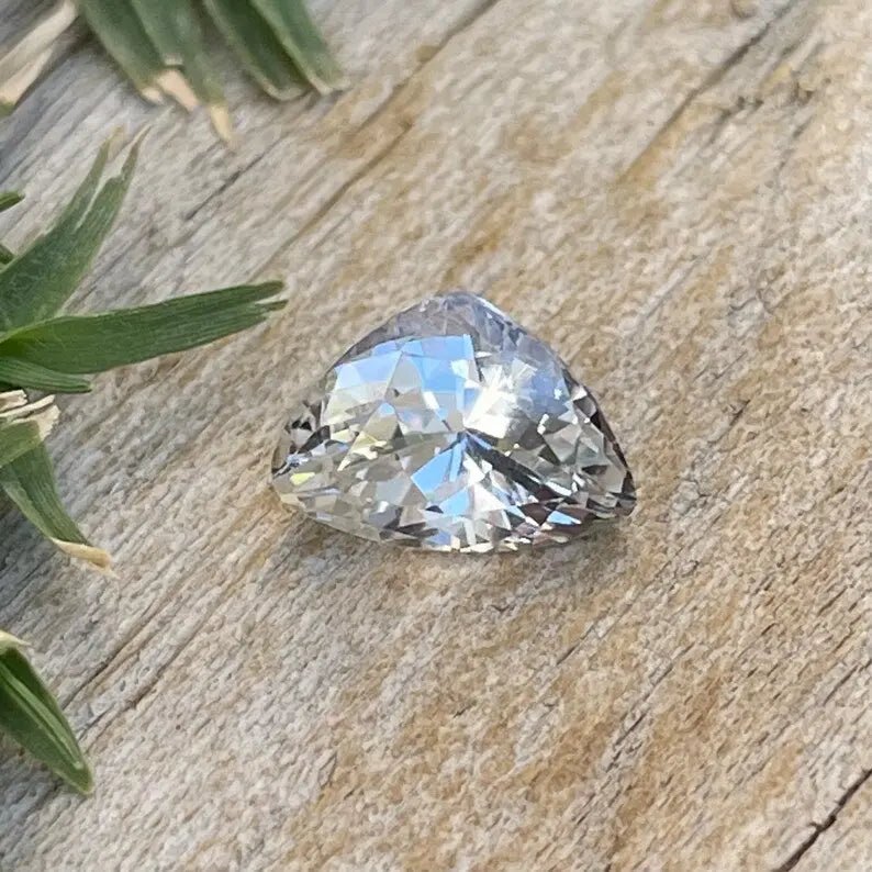 Natural White Sapphire - Sapphirepal