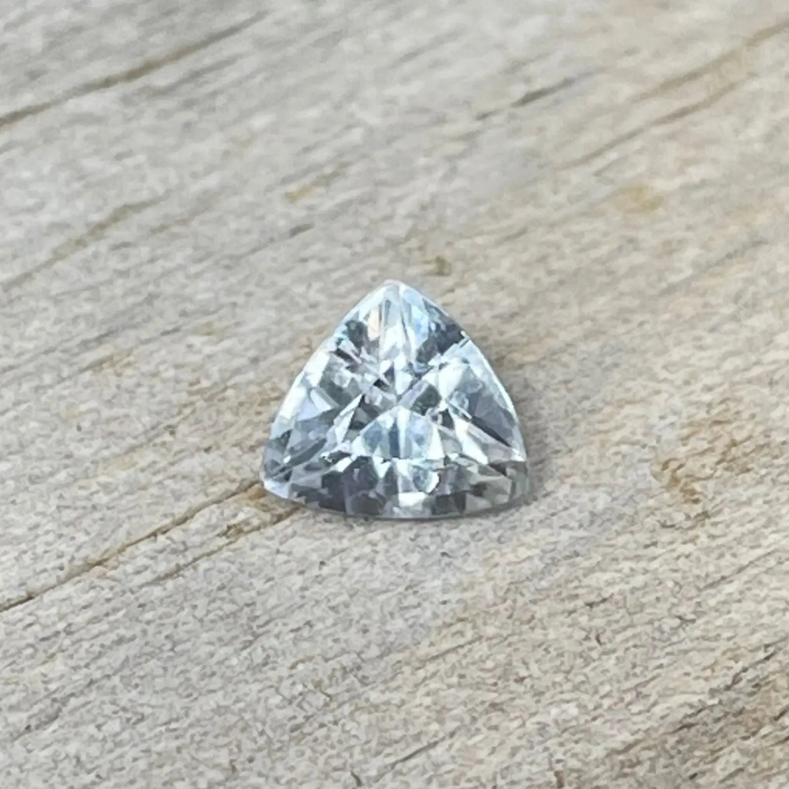 Natural White Sapphire - Sapphirepal