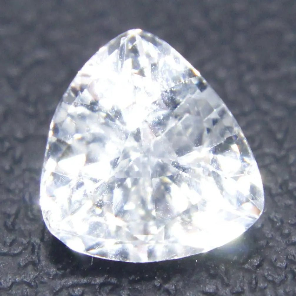Natural White Sapphire - Sapphirepal