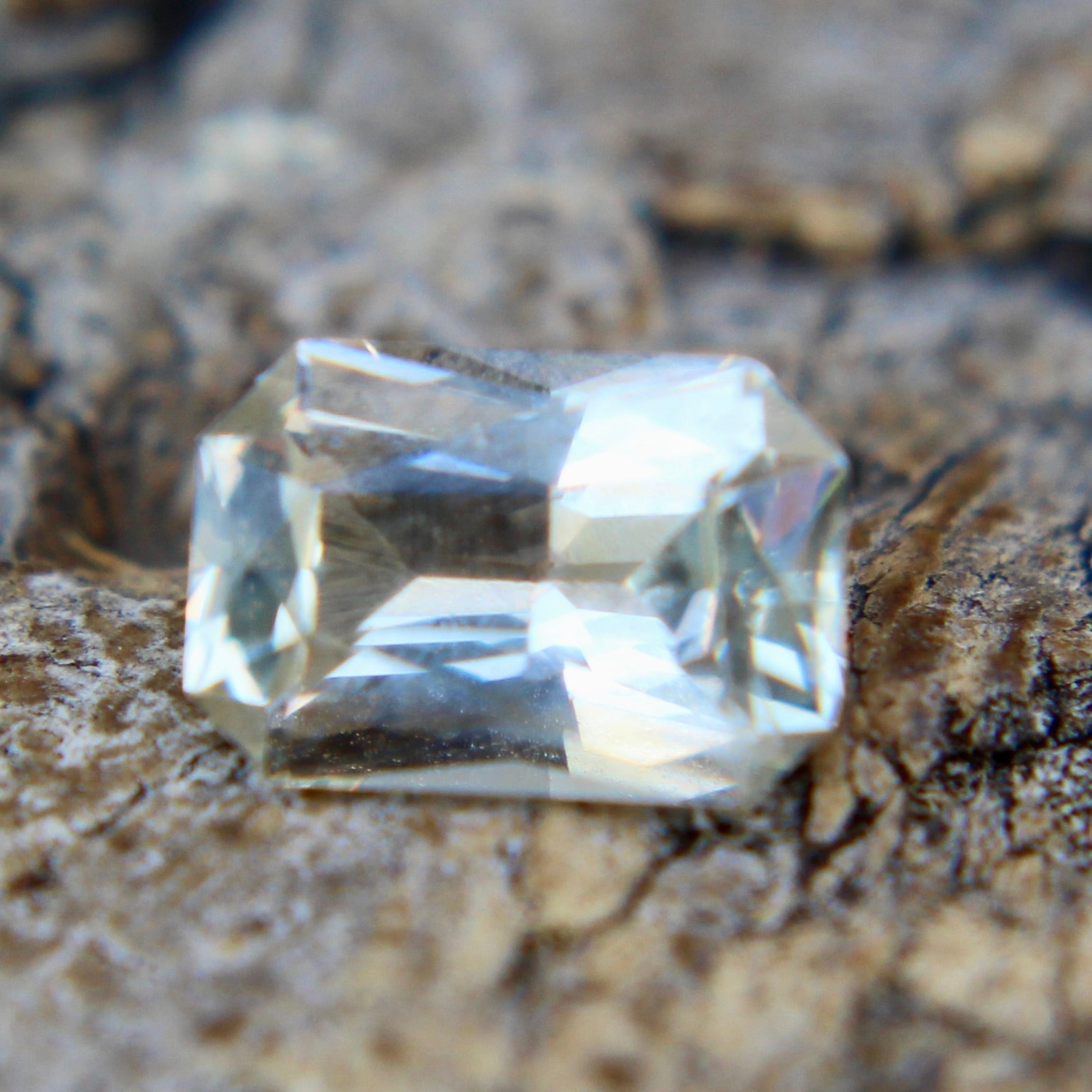 Natural White Sapphire - Sapphirepal