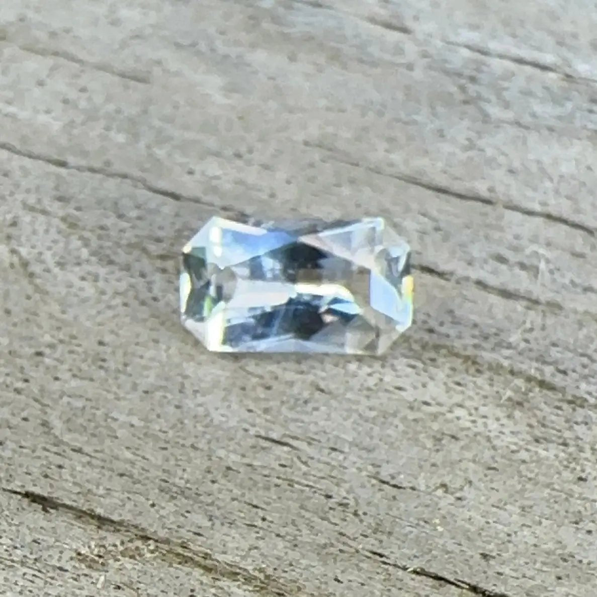 Natural White Sapphire - Sapphirepal