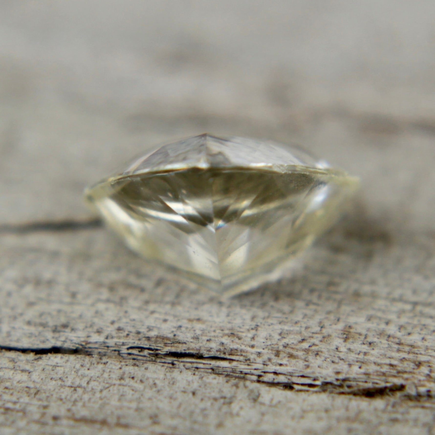 Natural White Sapphire - Sapphirepal