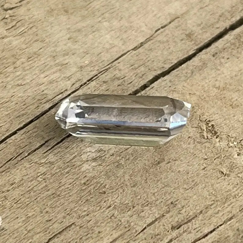 Natural White Sapphire - Sapphirepal