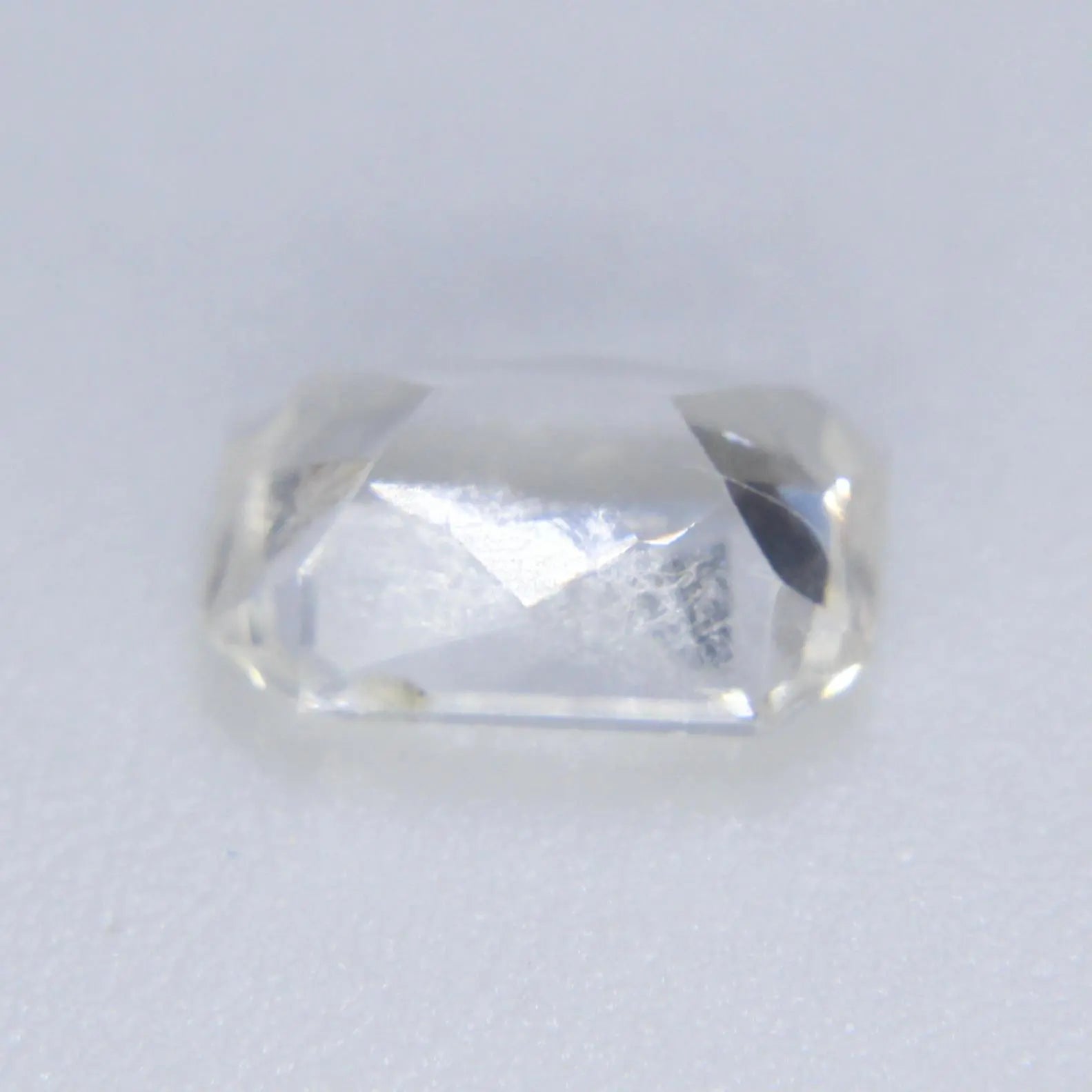 Natural White Sapphire - Sapphirepal