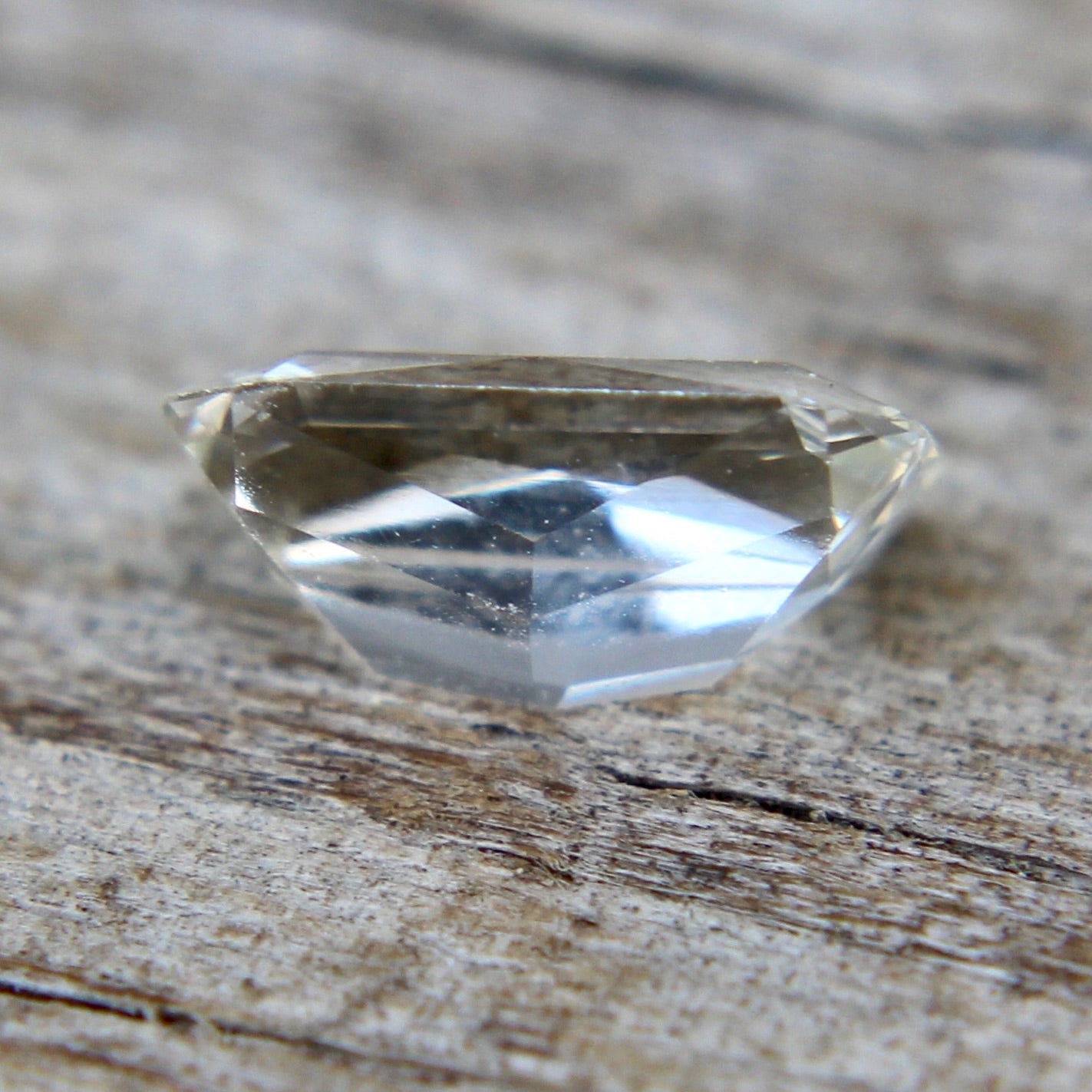 Natural White Sapphire - Sapphirepal