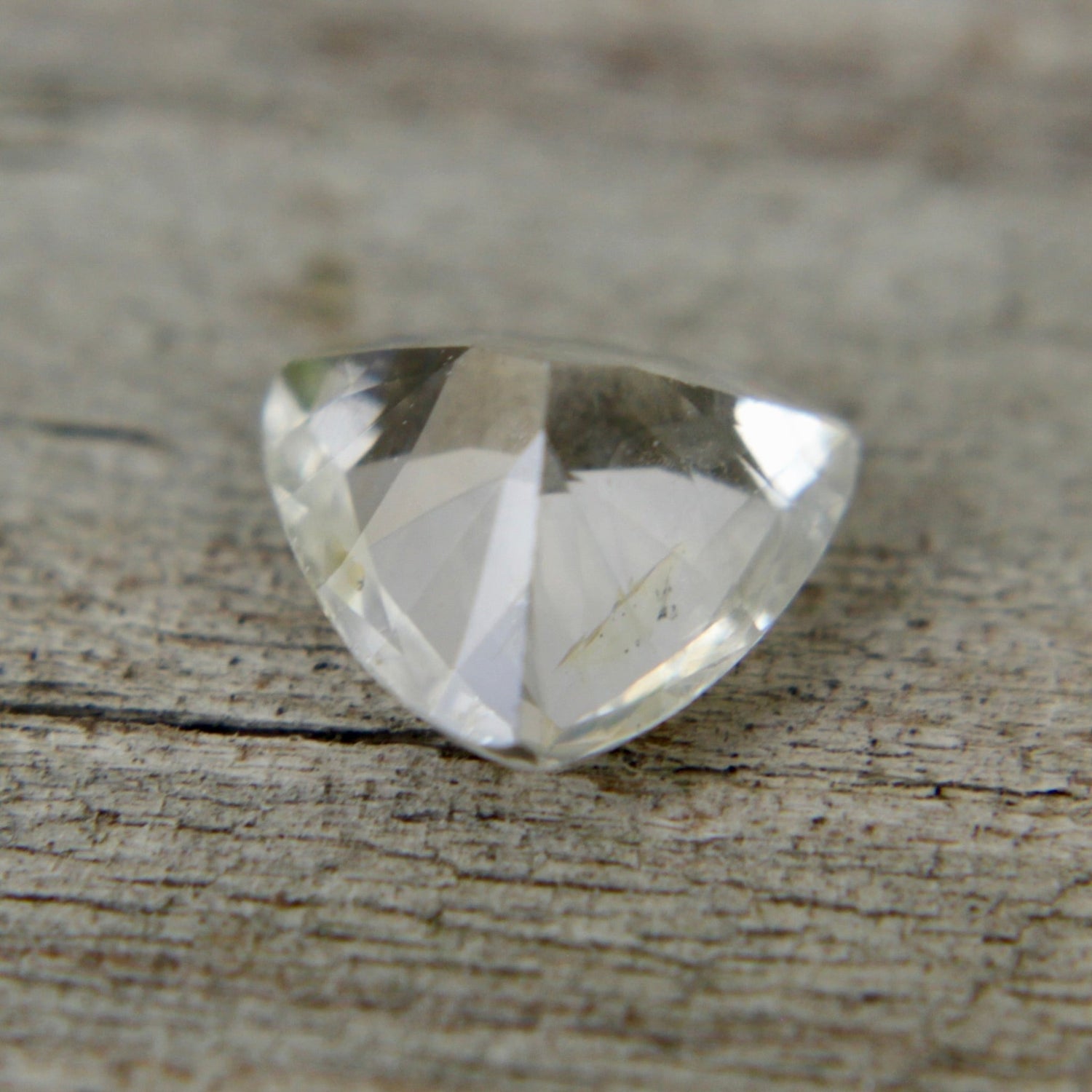 Natural White Sapphire - Sapphirepal