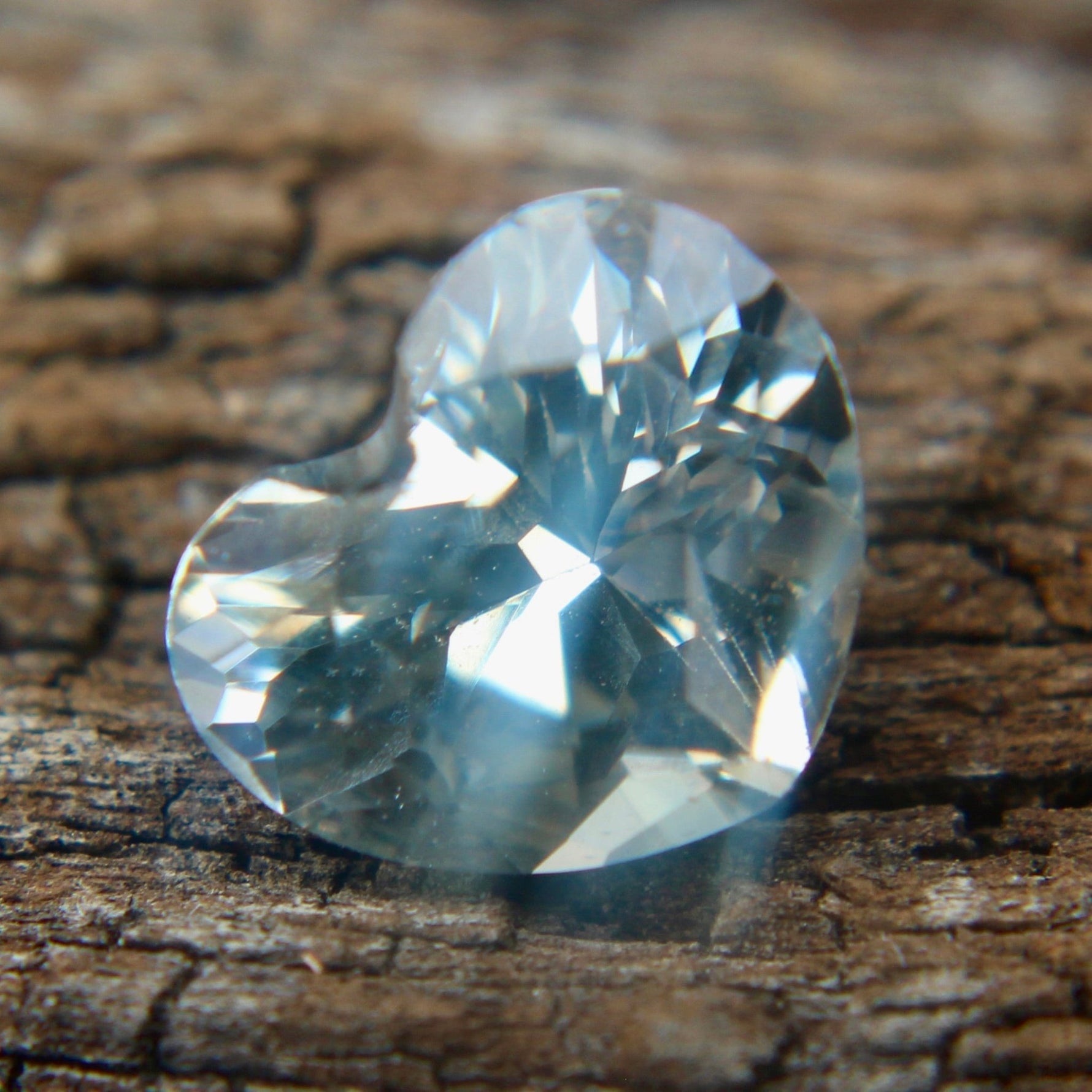 Natural White Sapphire - Sapphirepal