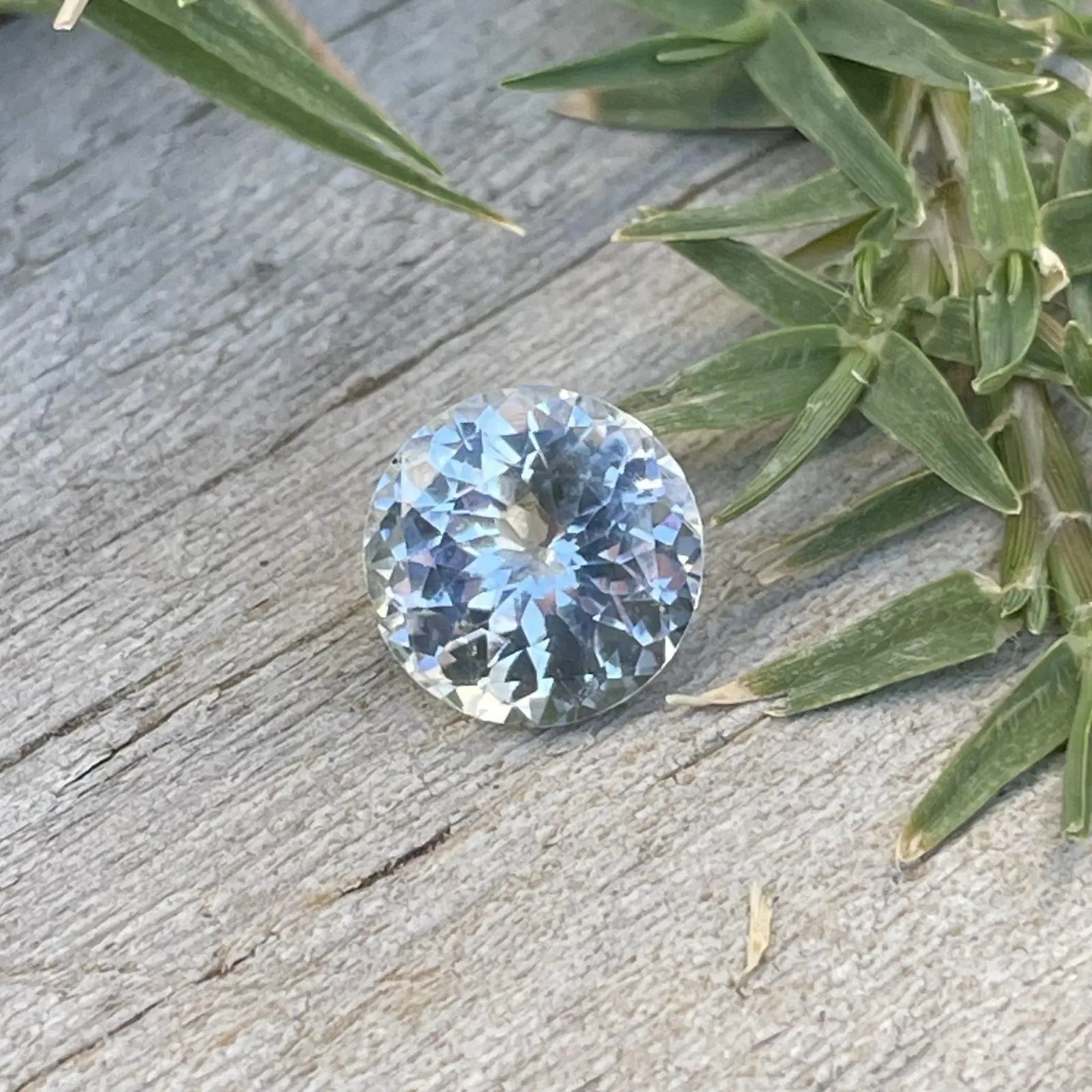 Natural White Sapphire - Sapphirepal